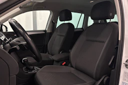 valkoinen Volkswagen Tiguan 2020 kuva 15.