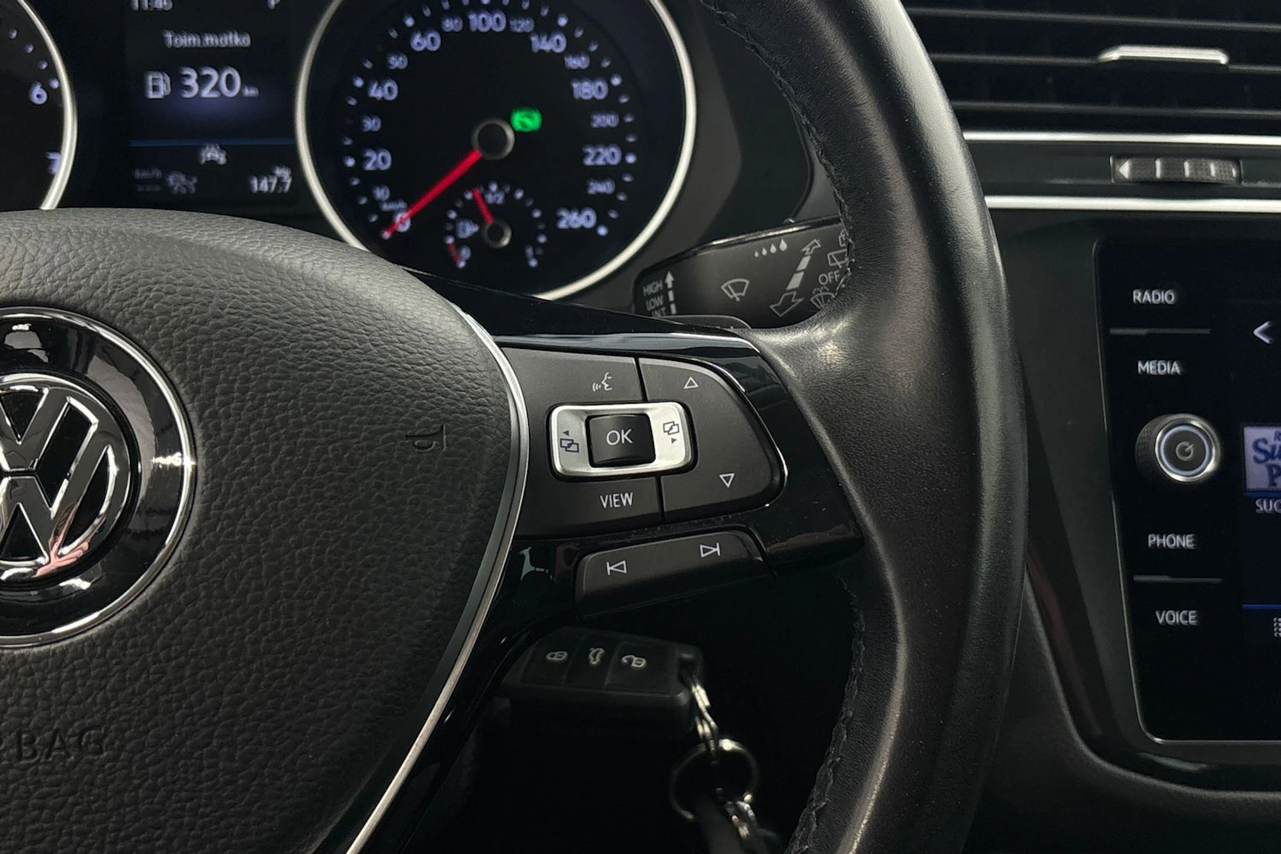 valkoinen Volkswagen Tiguan 2020 kuva 18.