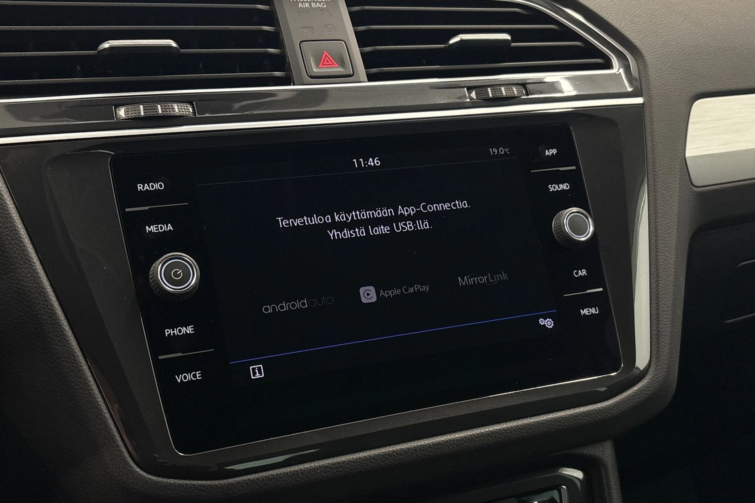 valkoinen Volkswagen Tiguan 2020 kuva 20.