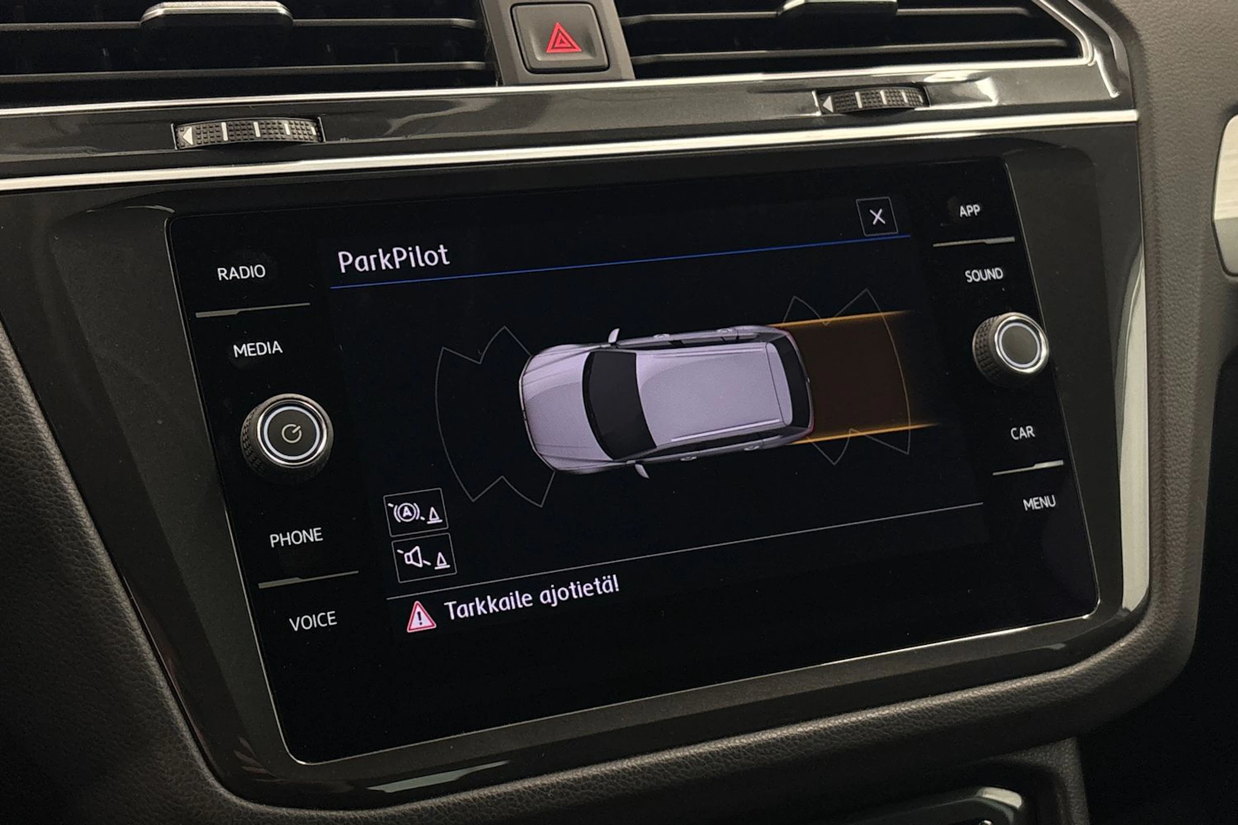 valkoinen Volkswagen Tiguan 2020 kuva 23.