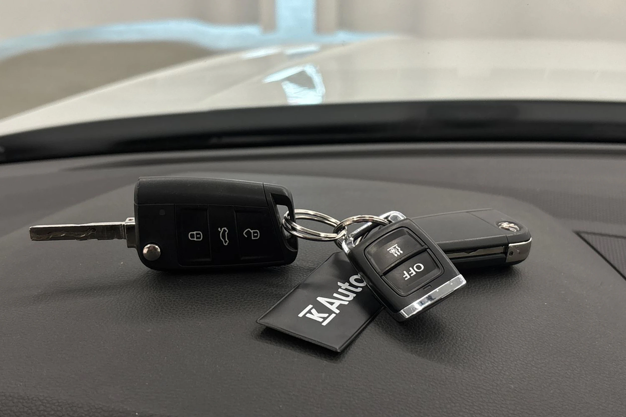 valkoinen Volkswagen Tiguan 2020 kuva 28.
