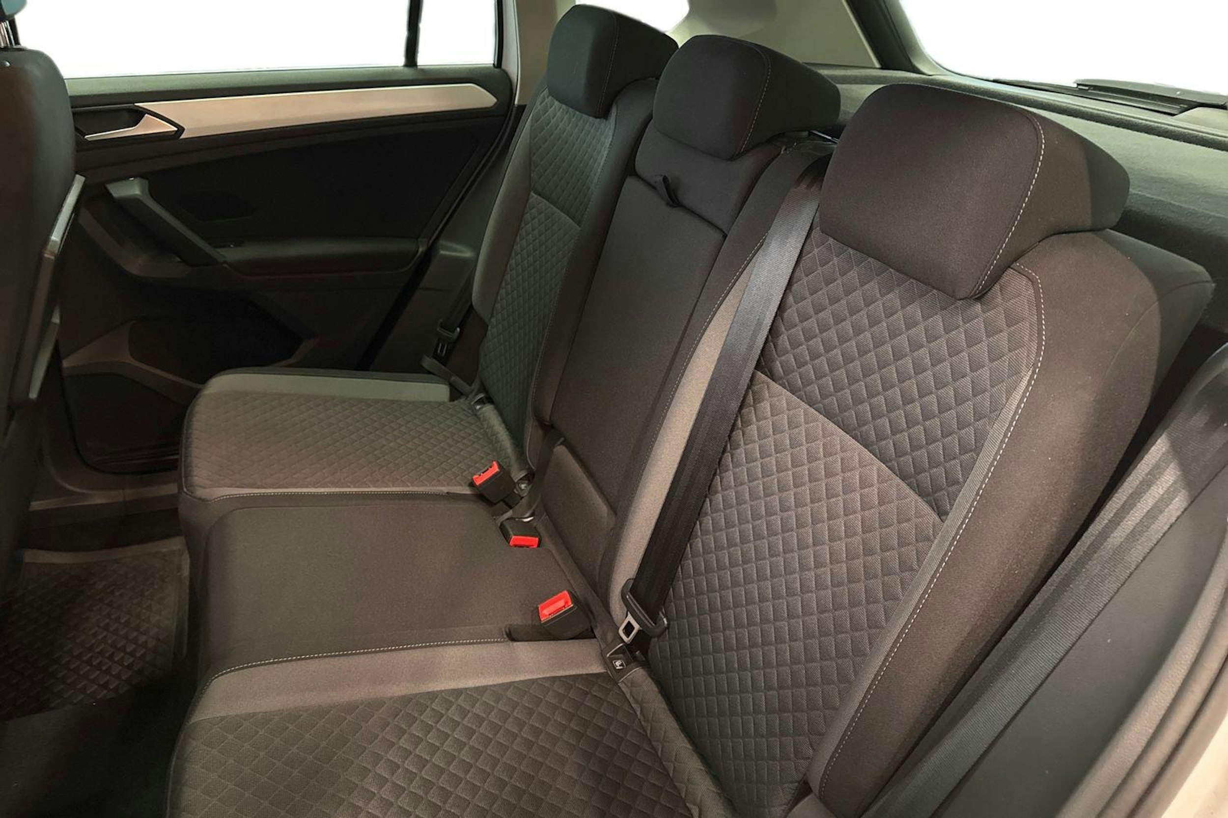 valkoinen Volkswagen Tiguan 2020 kuva 10.