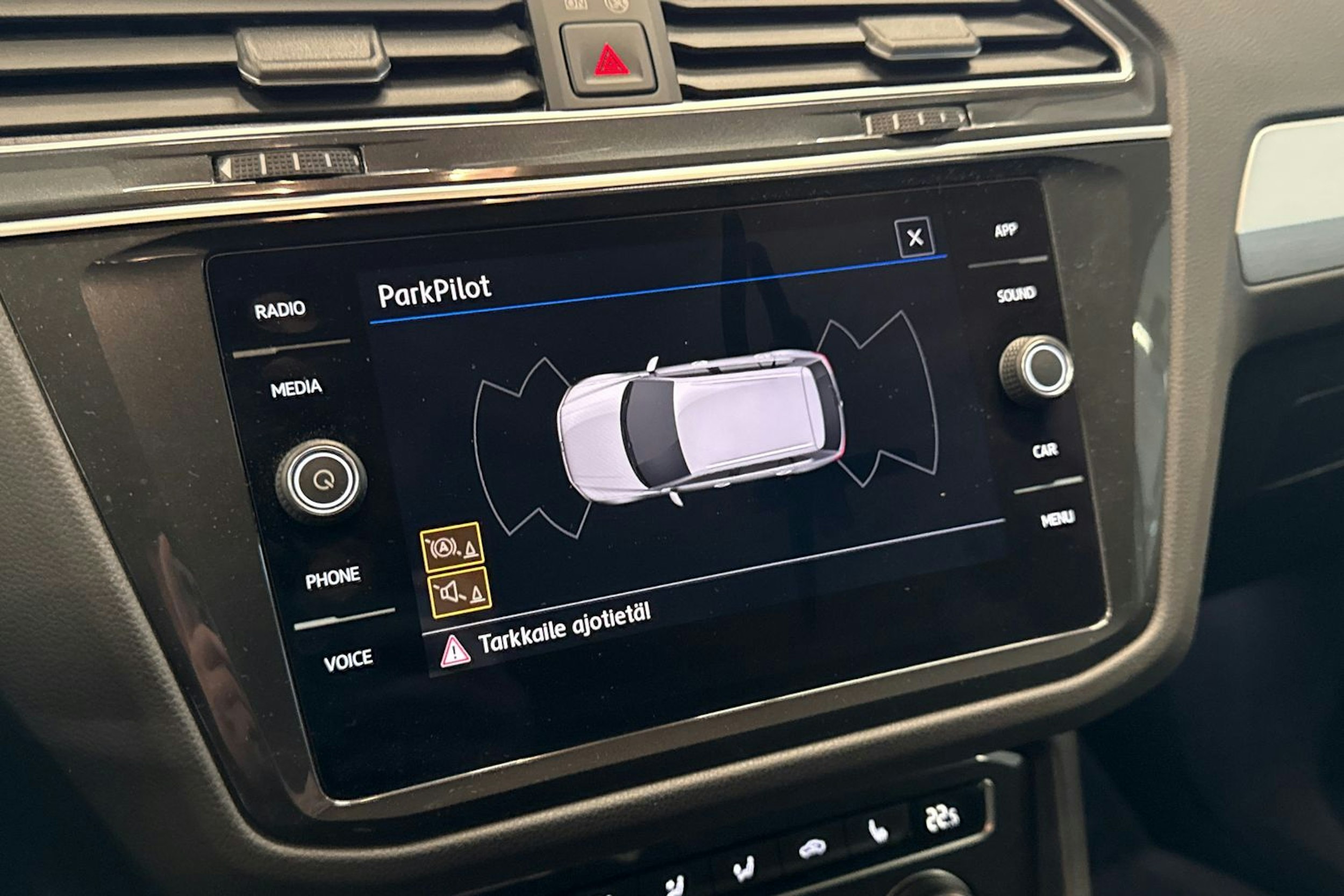 valkoinen Volkswagen Tiguan 2020 kuva 19.