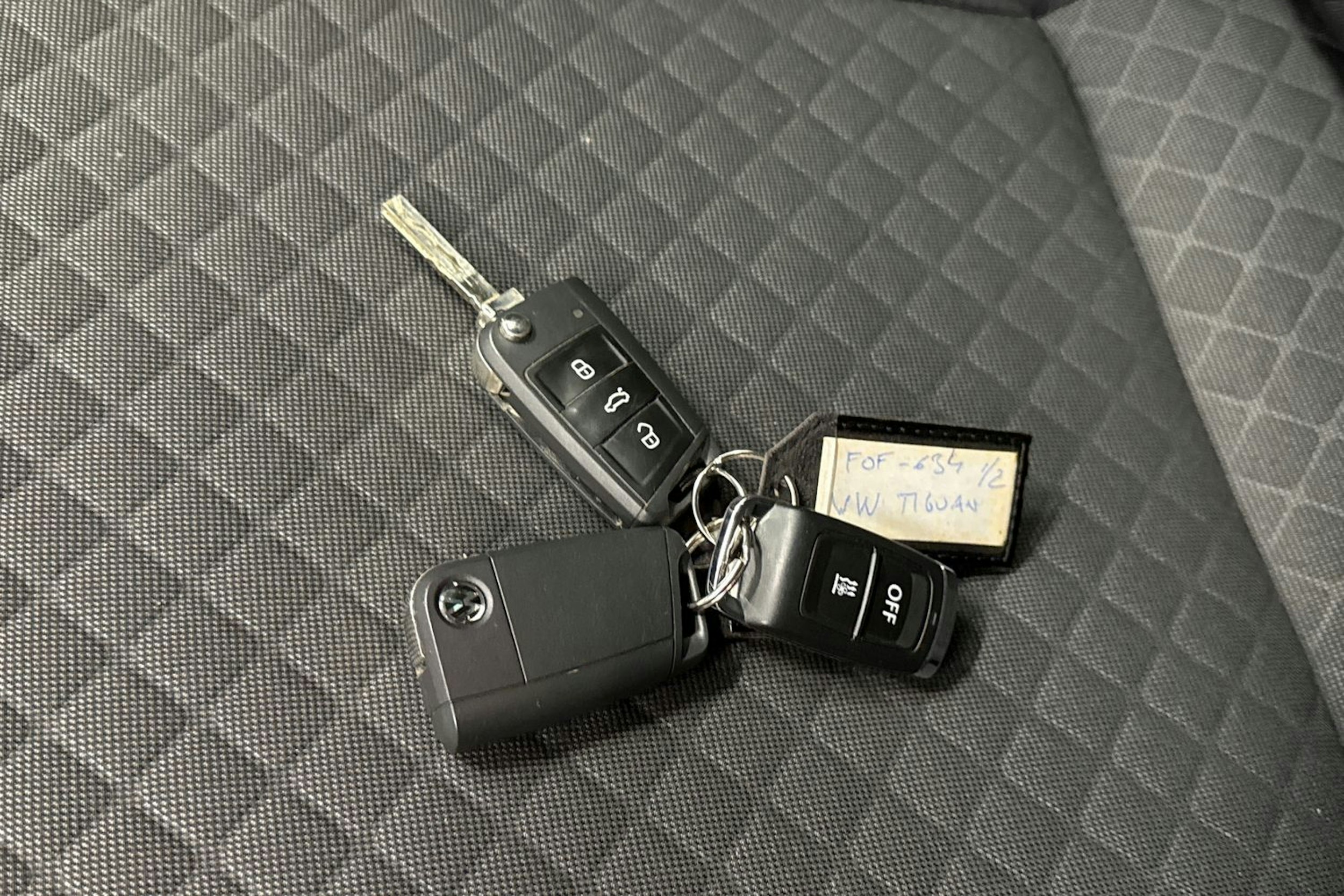 valkoinen Volkswagen Tiguan 2020 kuva 22.