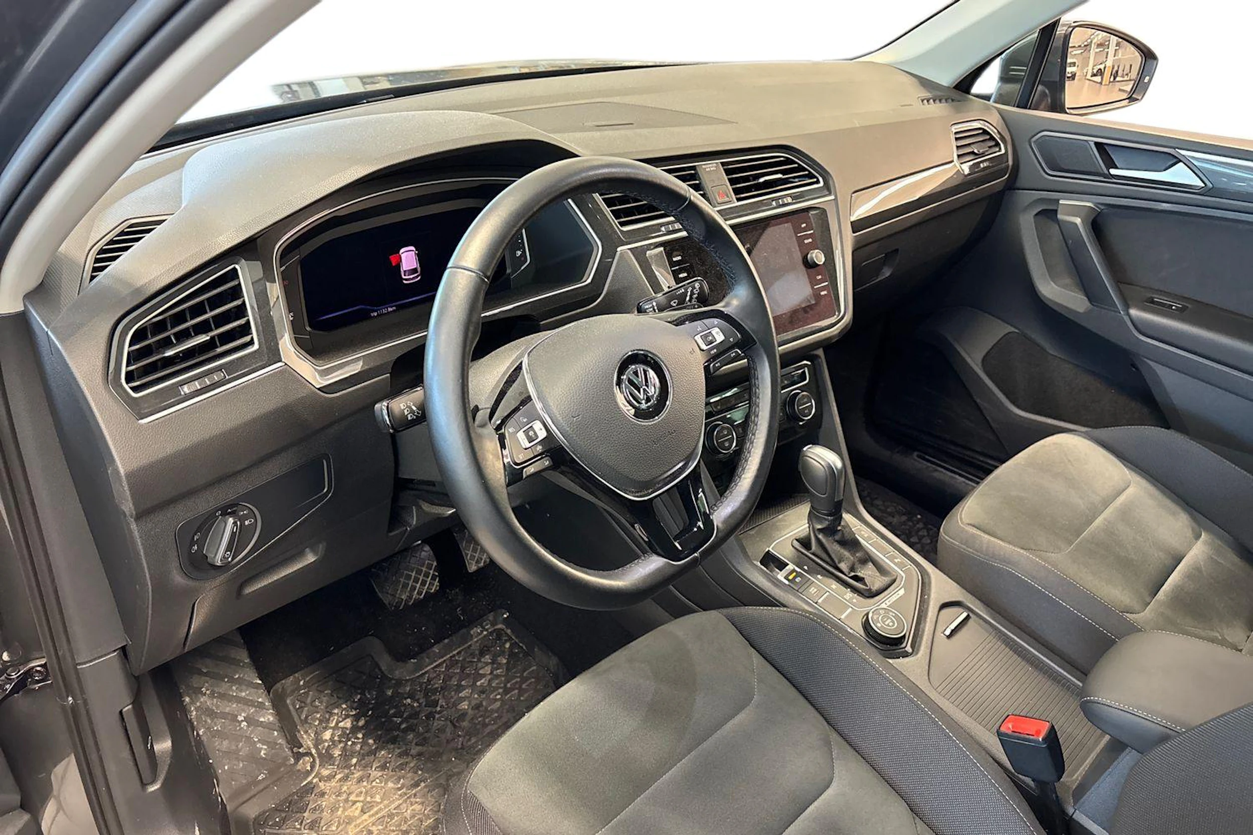 harmaa Volkswagen Tiguan 2020 kuva 3.