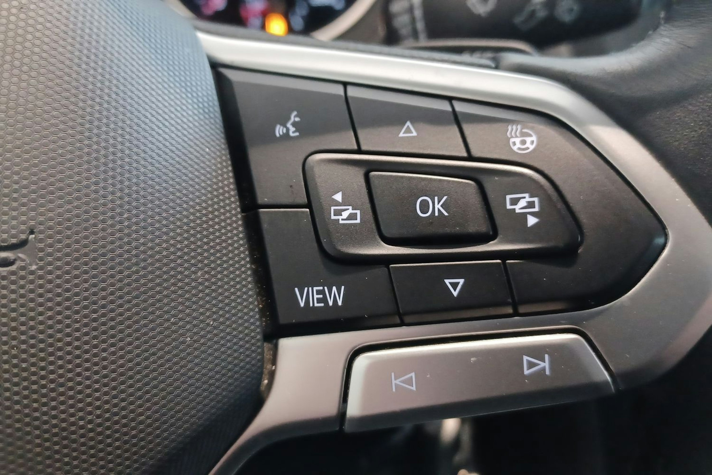 valkoinen Volkswagen Tiguan 2020 kuva 17.