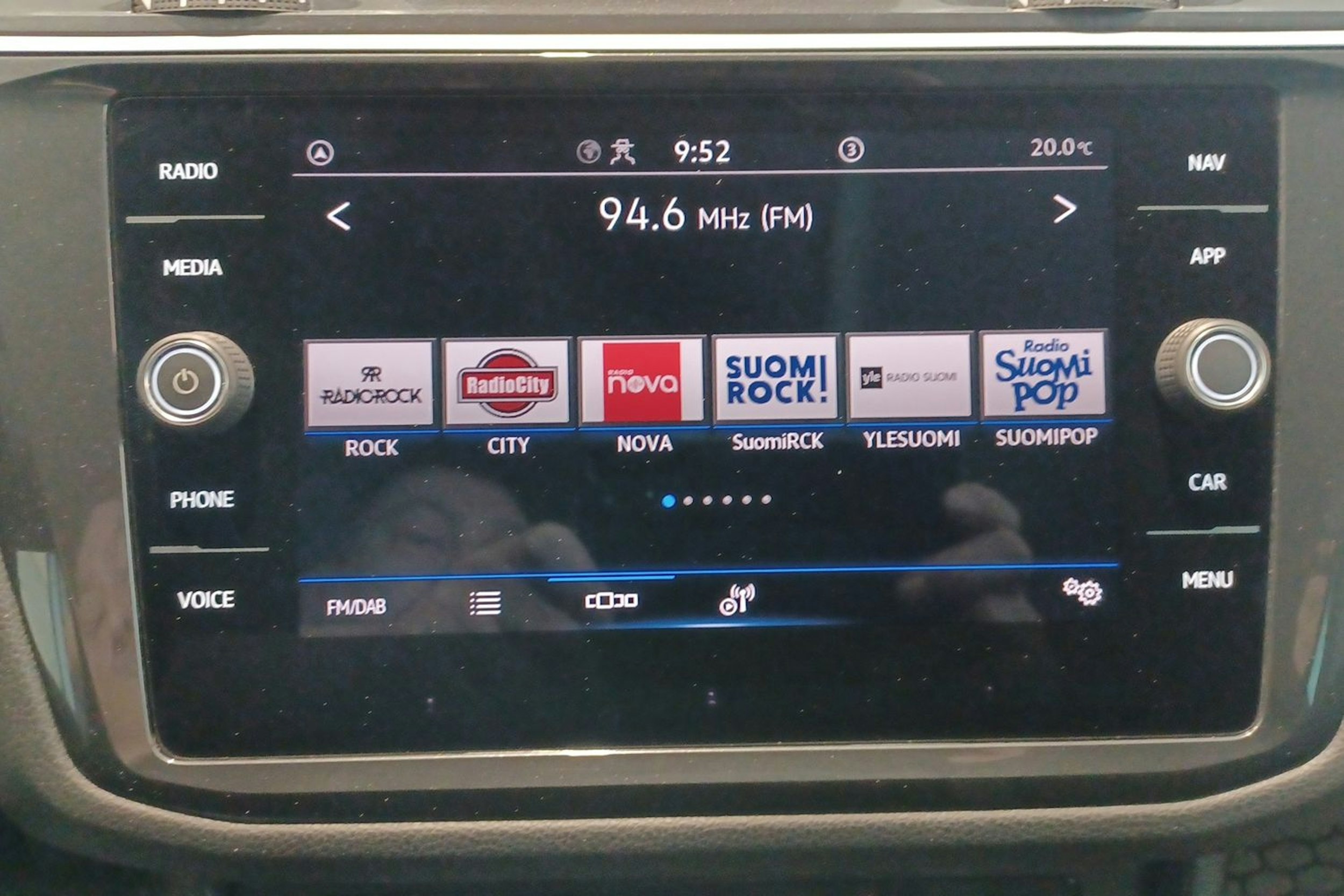 valkoinen Volkswagen Tiguan 2020 kuva 19.