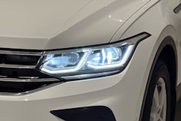 valkoinen Volkswagen Tiguan 2020 kuva 12.