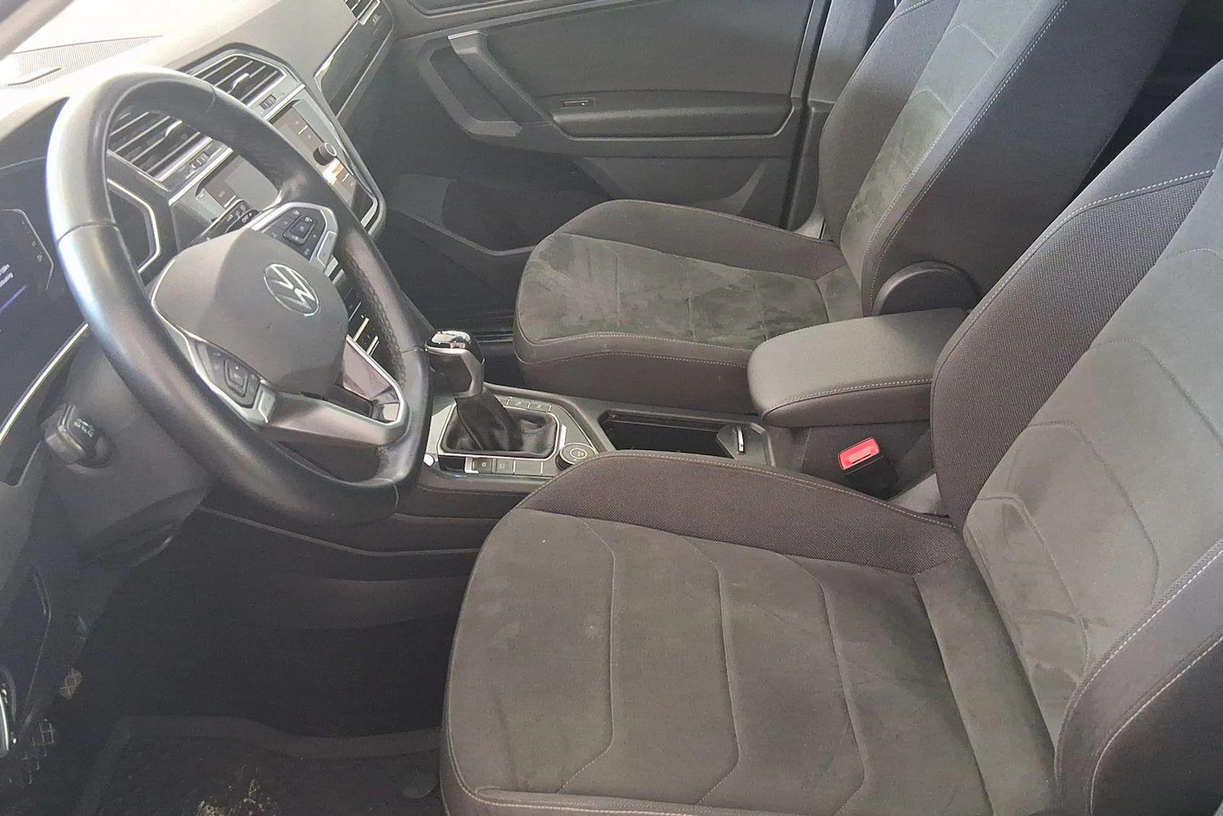 harmaa Volkswagen Tiguan 2020 kuva 6.
