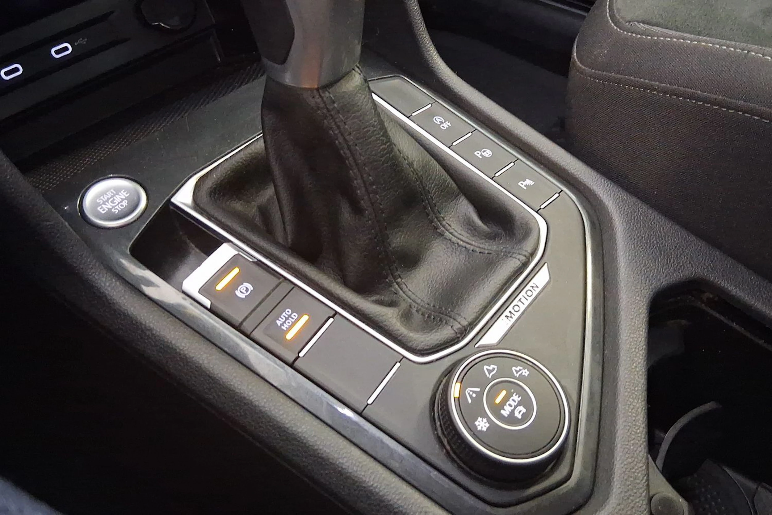 harmaa Volkswagen Tiguan 2020 kuva 15.