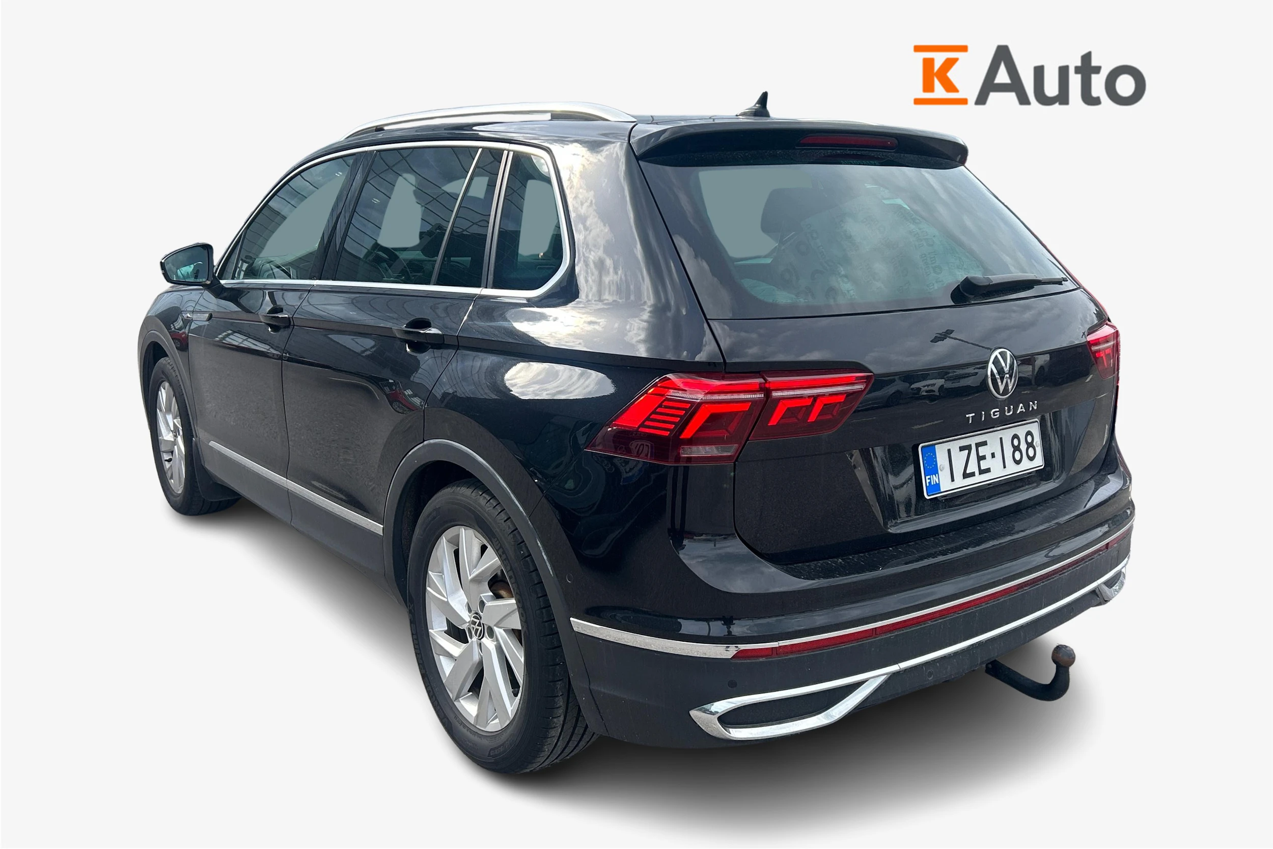 Musta Volkswagen Tiguan 2020 kuva 2.