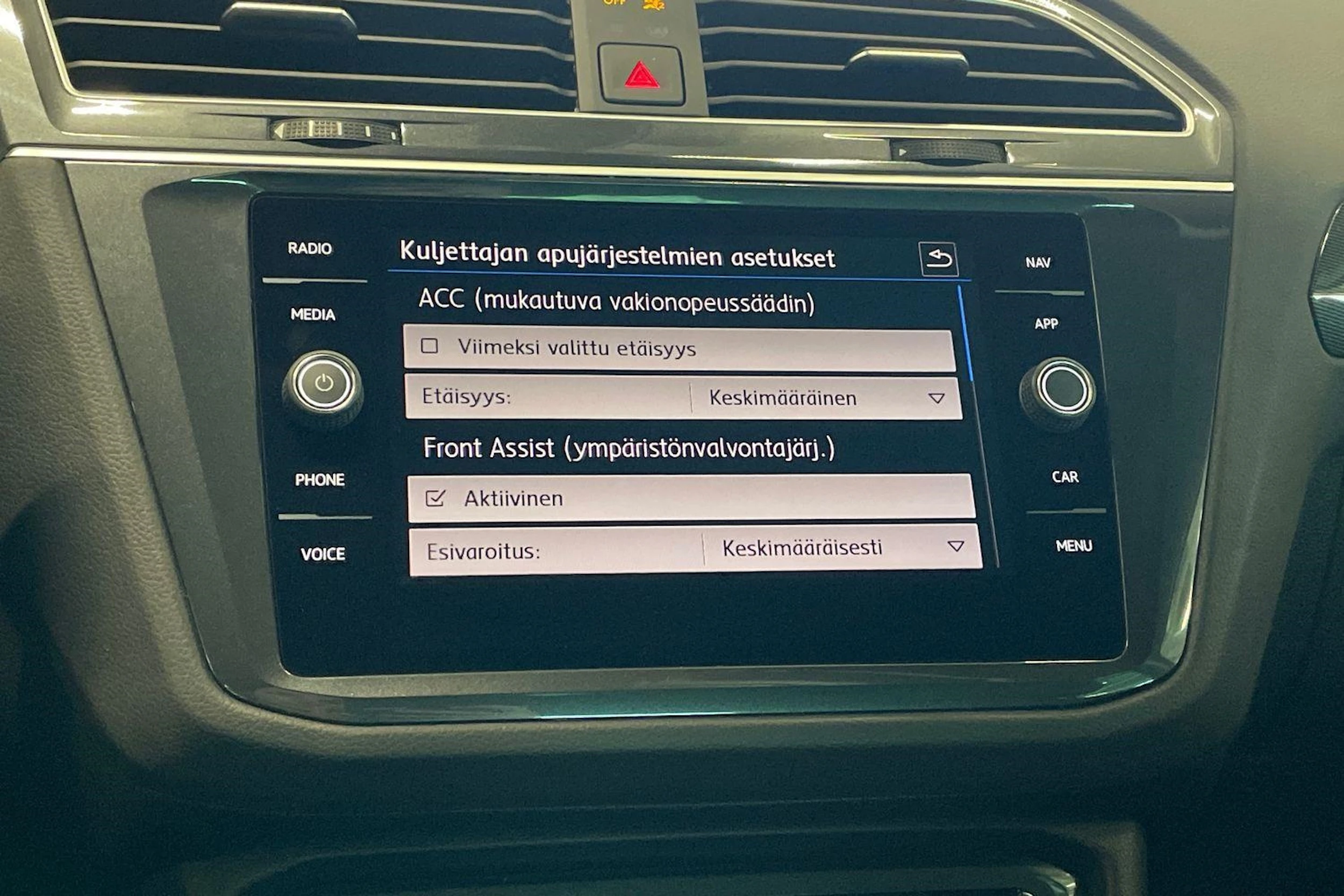 harmaa Volkswagen Tiguan 2020 kuva 20.