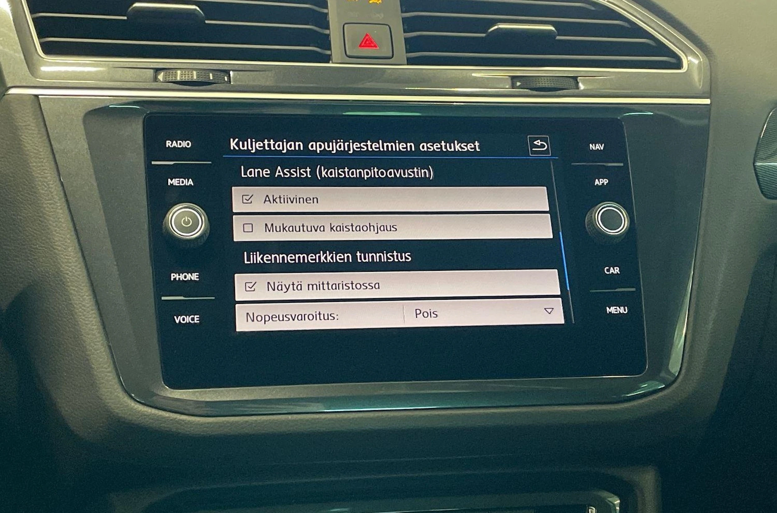 harmaa Volkswagen Tiguan 2020 kuva 21.