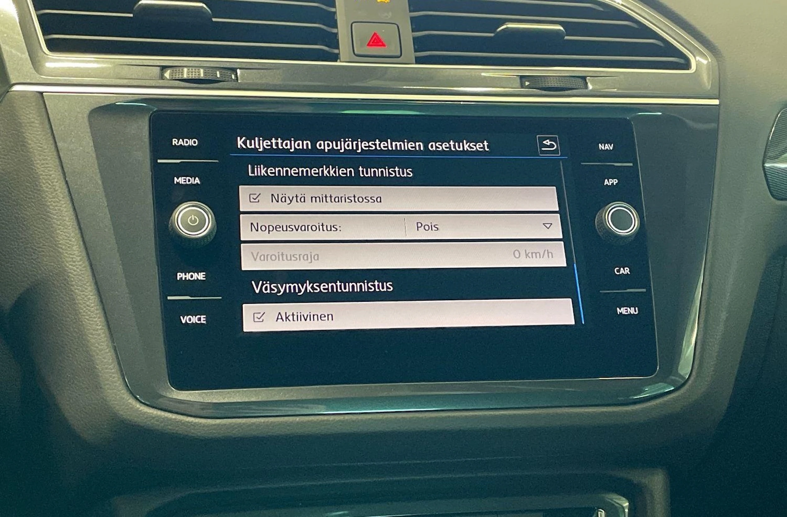harmaa Volkswagen Tiguan 2020 kuva 22.