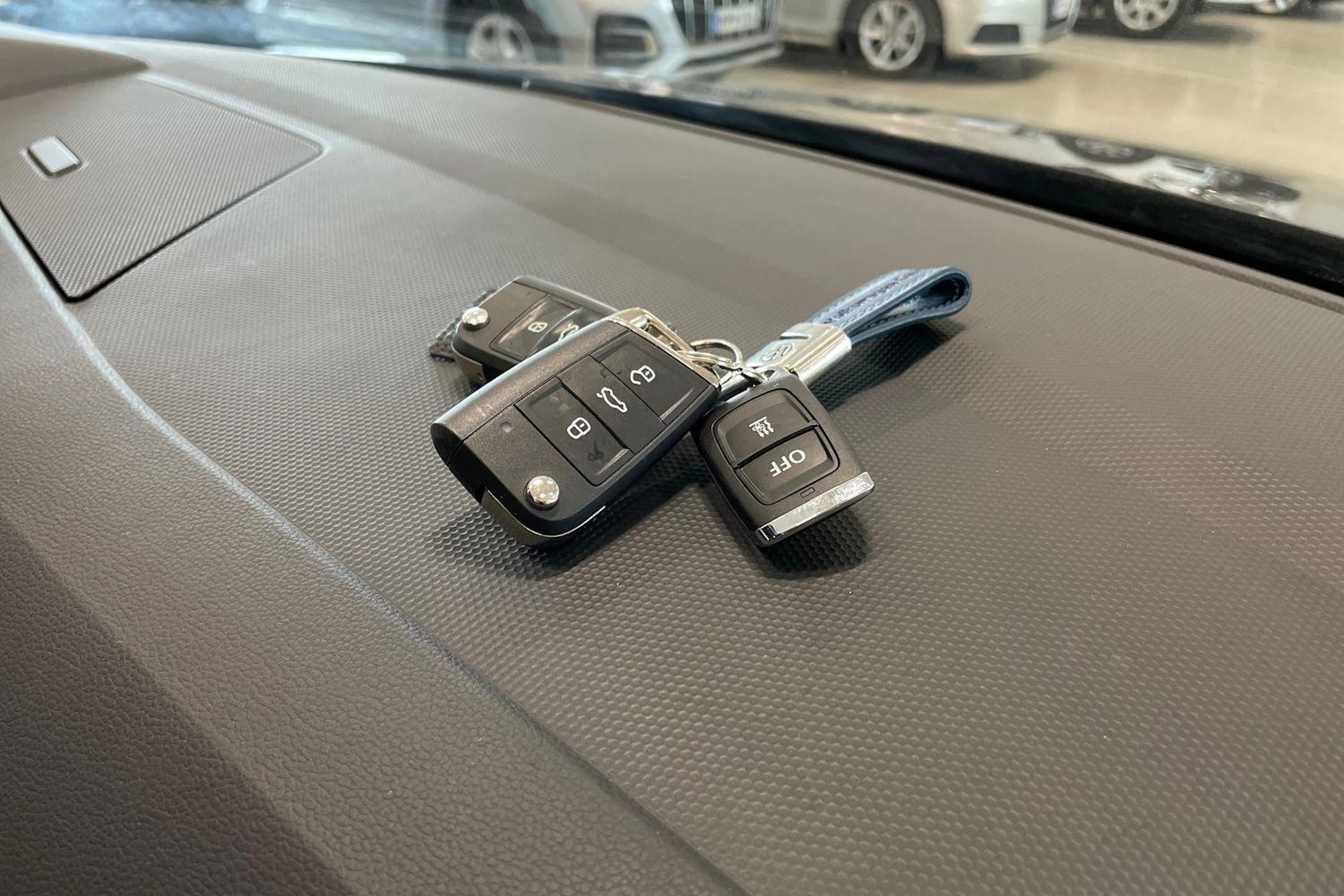 harmaa Volkswagen Tiguan 2020 kuva 31.