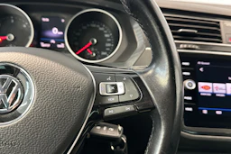 valkoinen Volkswagen Tiguan 2020 kuva 18.