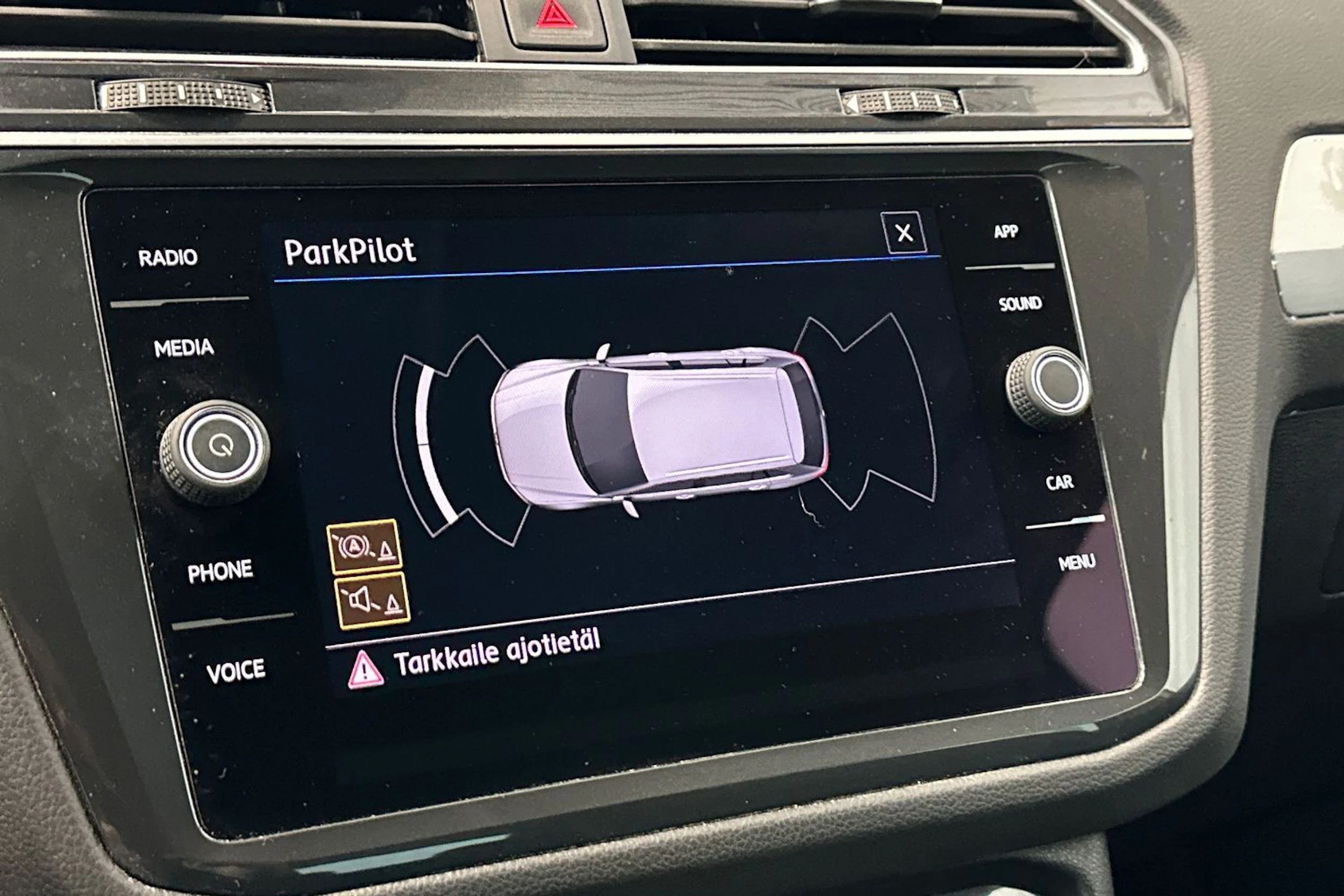 valkoinen Volkswagen Tiguan 2020 kuva 19.