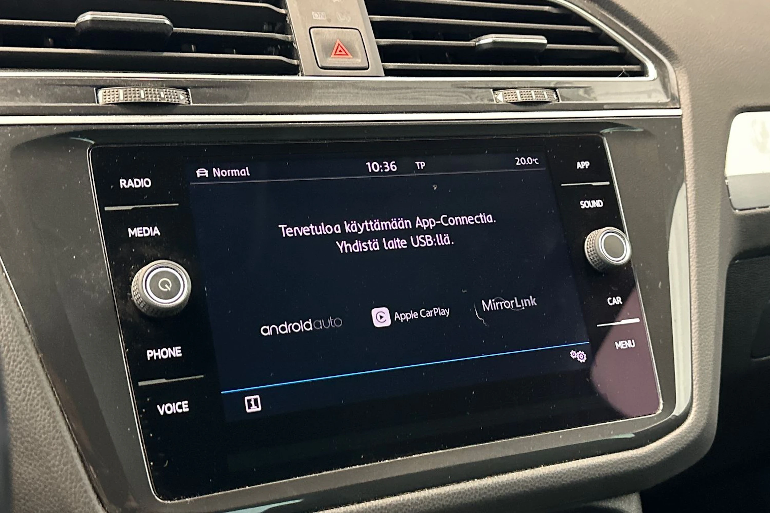 valkoinen Volkswagen Tiguan 2020 kuva 20.