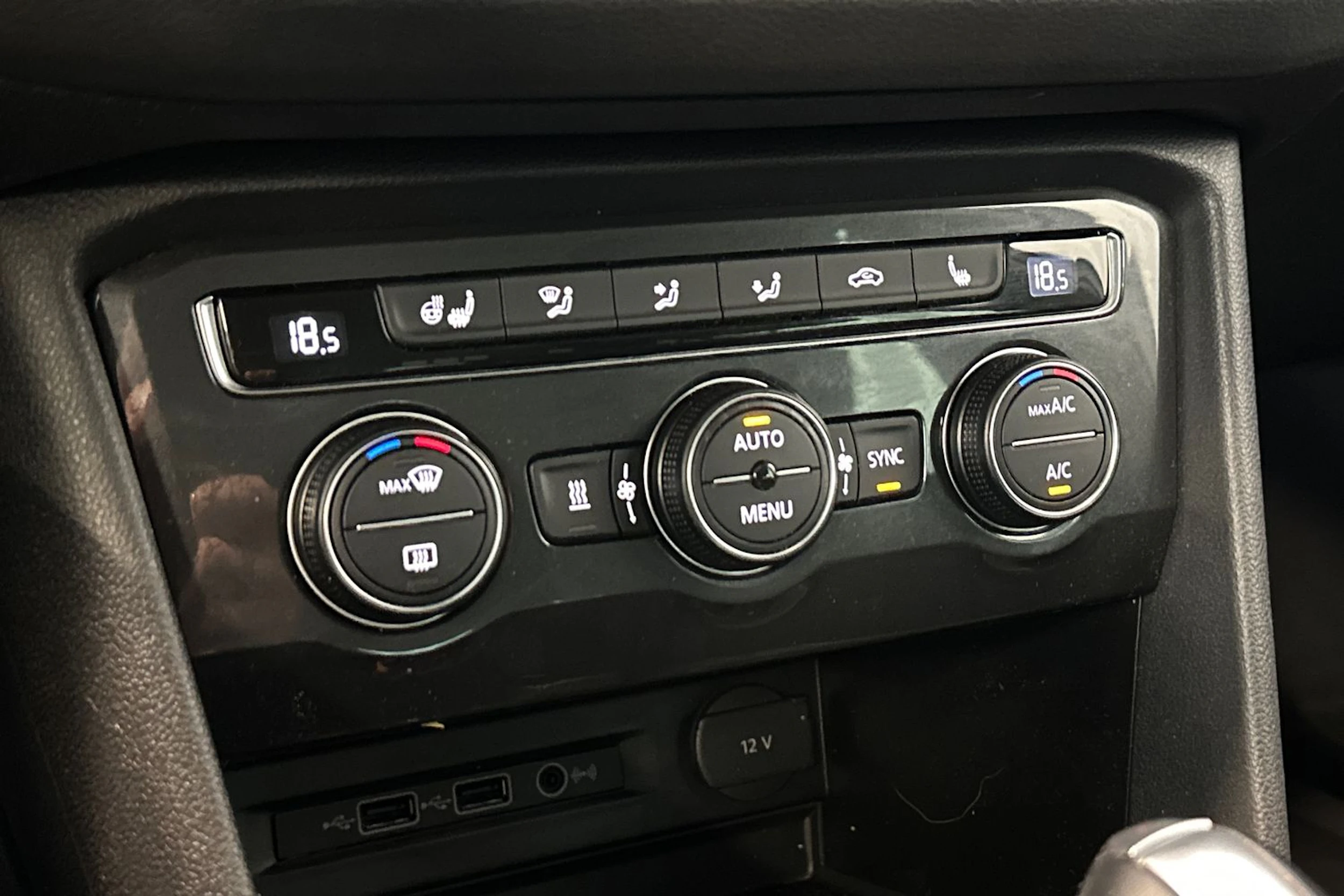 valkoinen Volkswagen Tiguan 2020 kuva 22.