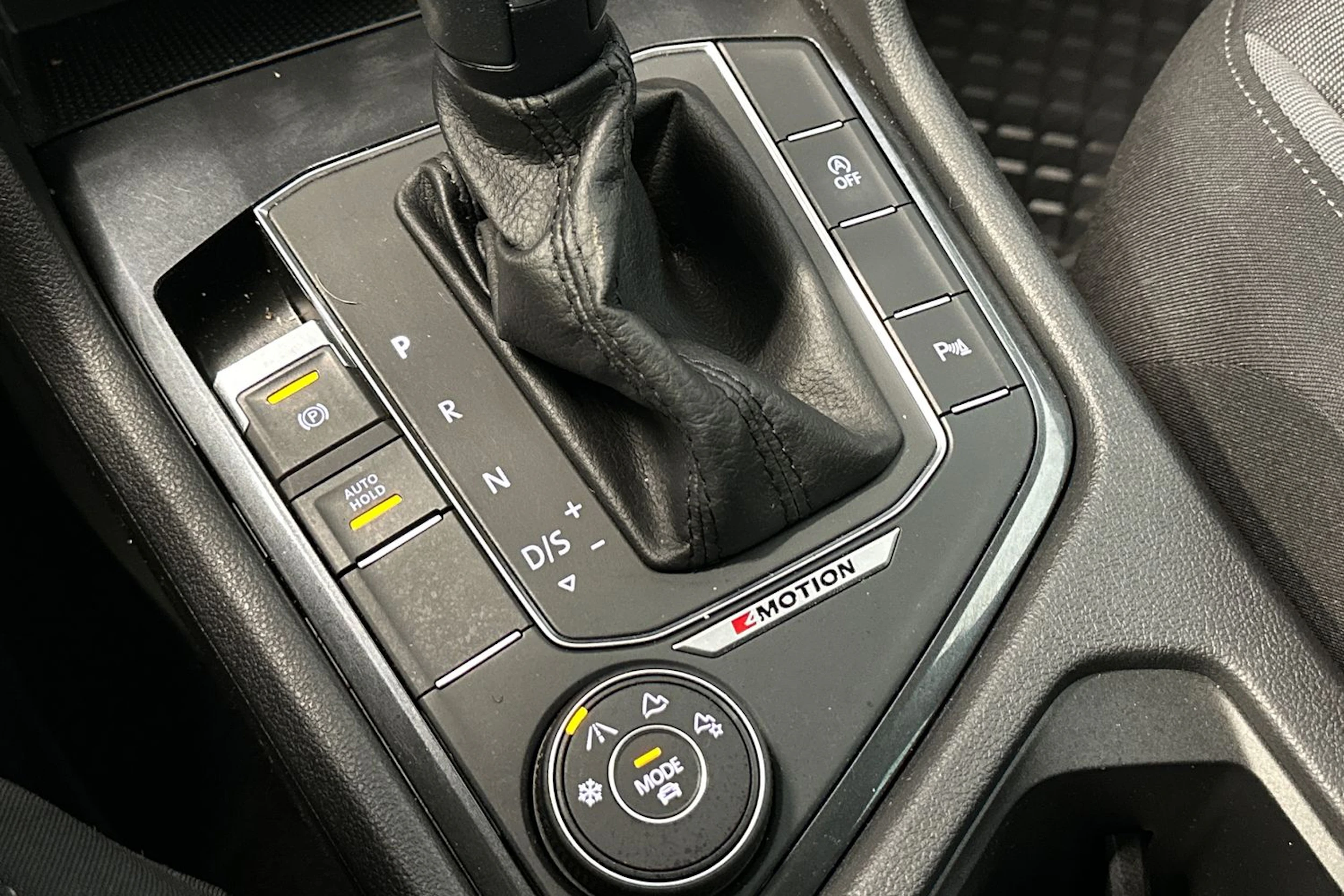 valkoinen Volkswagen Tiguan 2020 kuva 23.