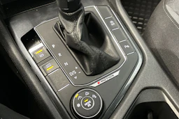 valkoinen Volkswagen Tiguan 2020 kuva 23.