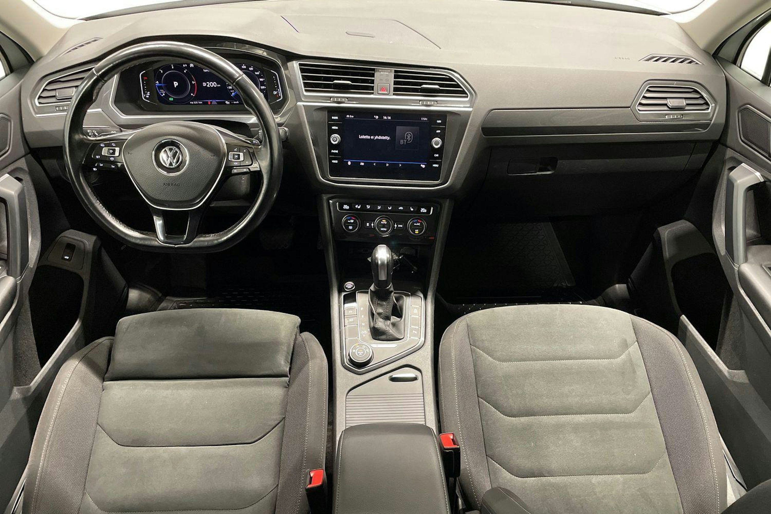 valkoinen Volkswagen Tiguan 2020 kuva 9.