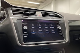 valkoinen Volkswagen Tiguan 2020 kuva 16.