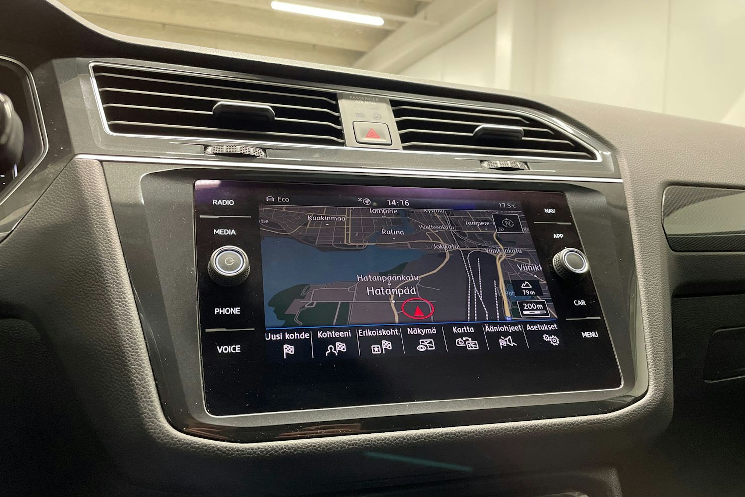 valkoinen Volkswagen Tiguan 2020 kuva 20.