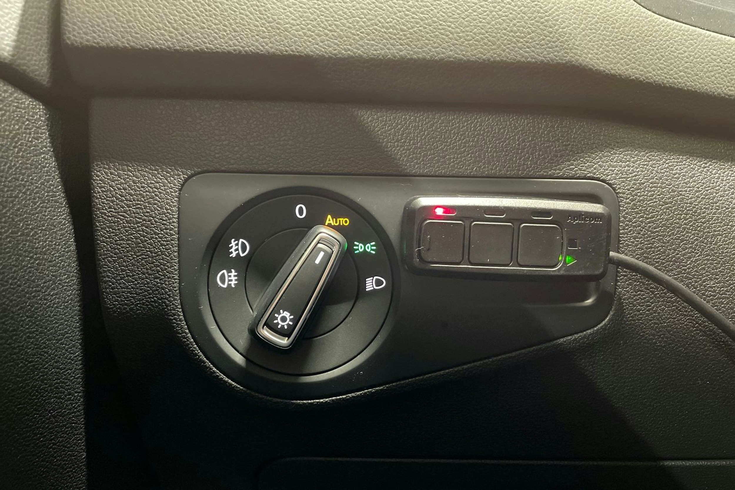 valkoinen Volkswagen Tiguan 2020 kuva 23.