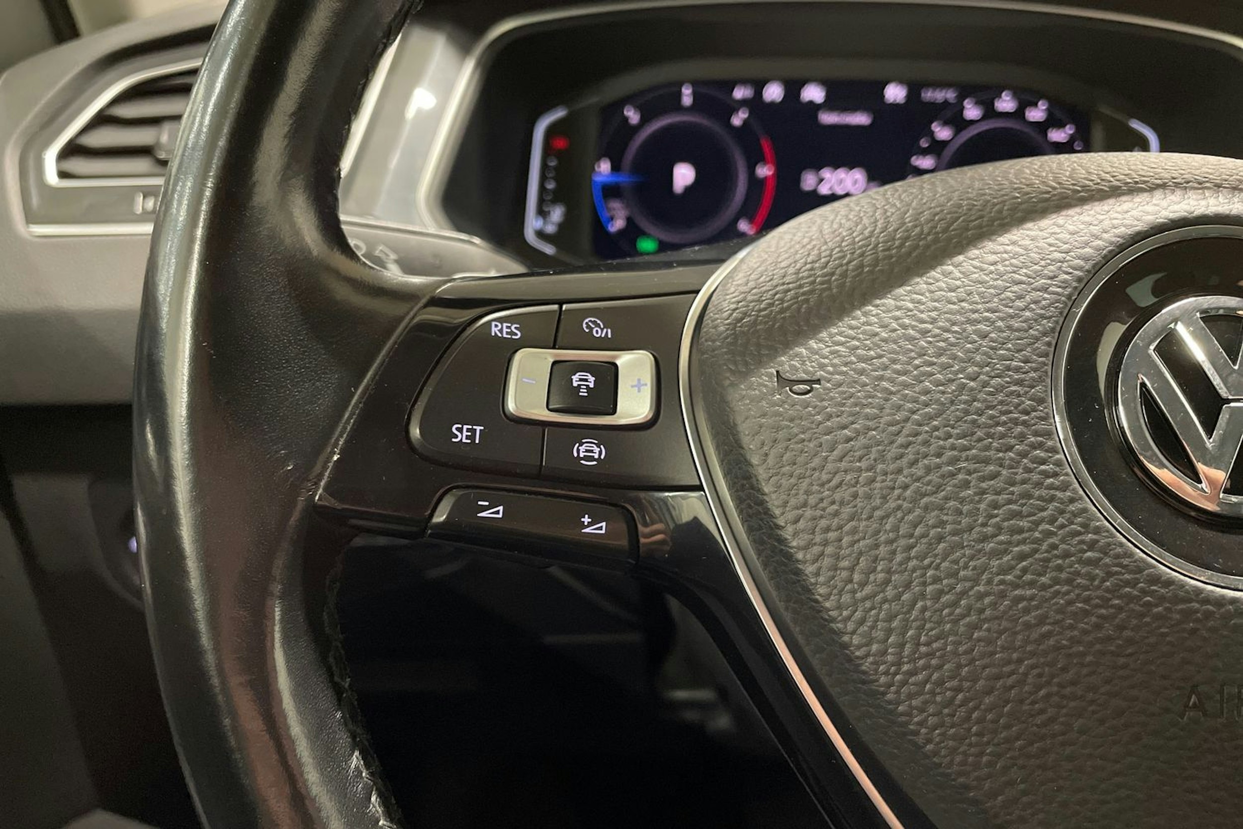 valkoinen Volkswagen Tiguan 2020 kuva 24.