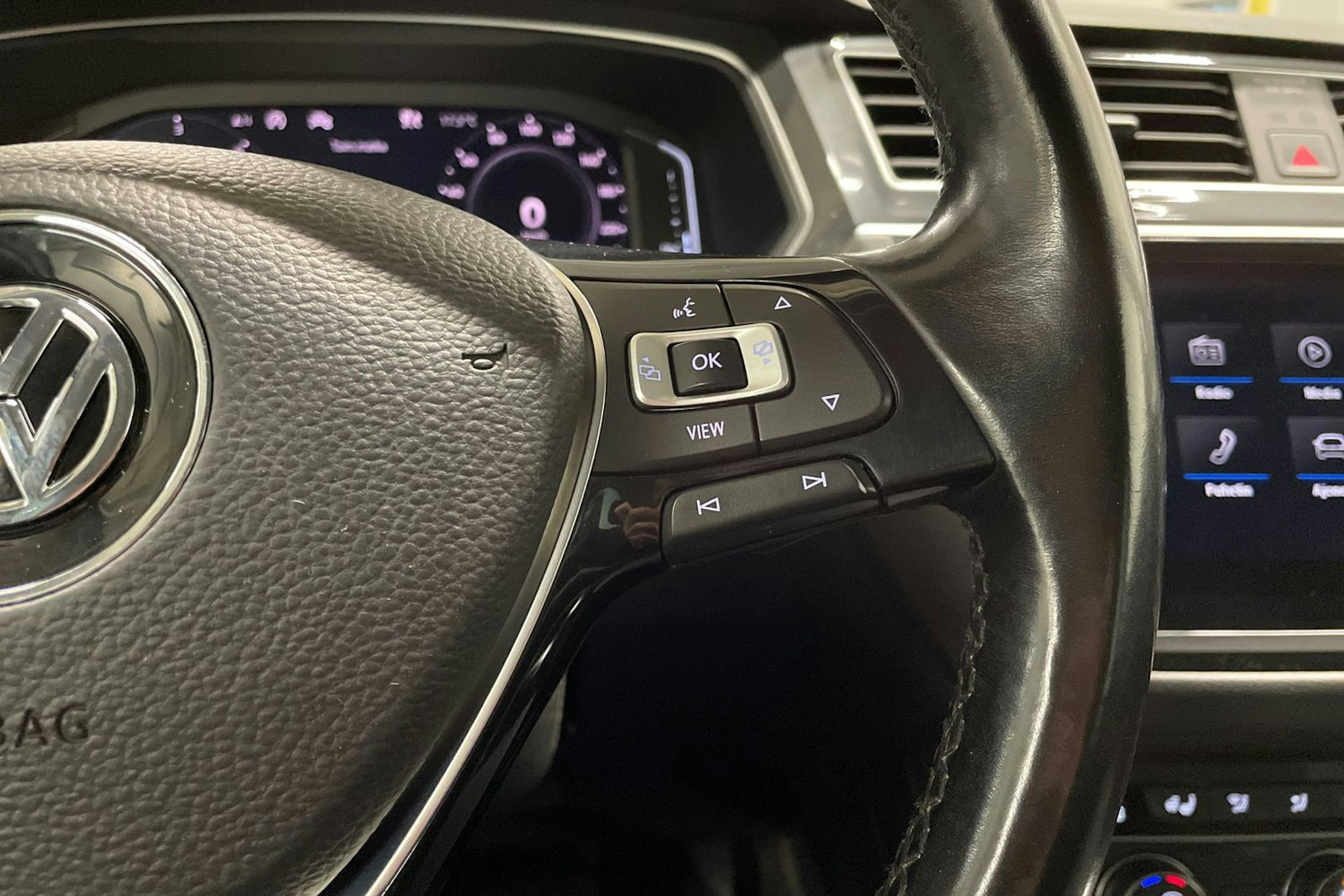 valkoinen Volkswagen Tiguan 2020 kuva 25.