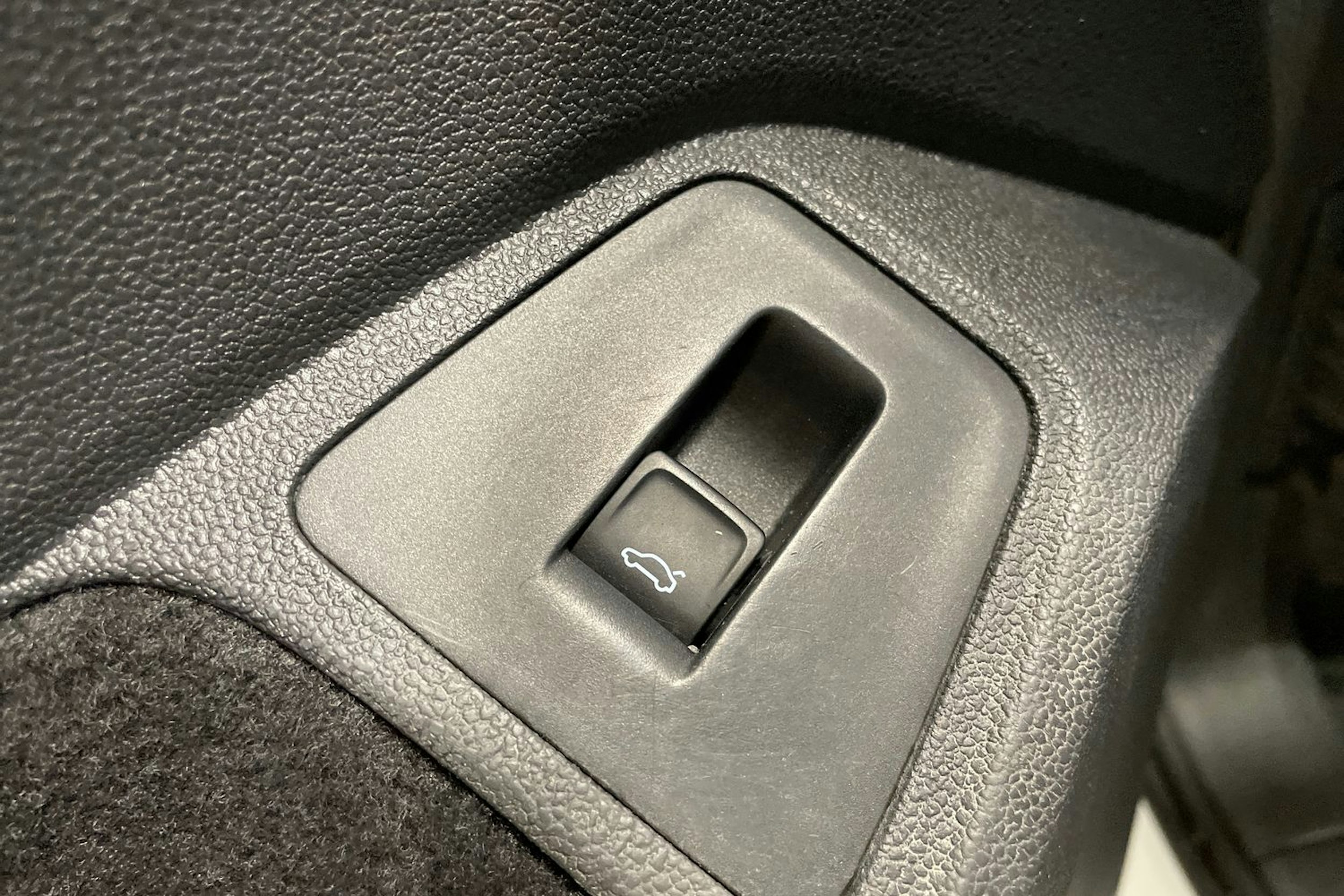 valkoinen Volkswagen Tiguan 2020 kuva 26.