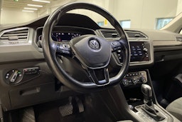 valkoinen Volkswagen Tiguan 2020 kuva 27.