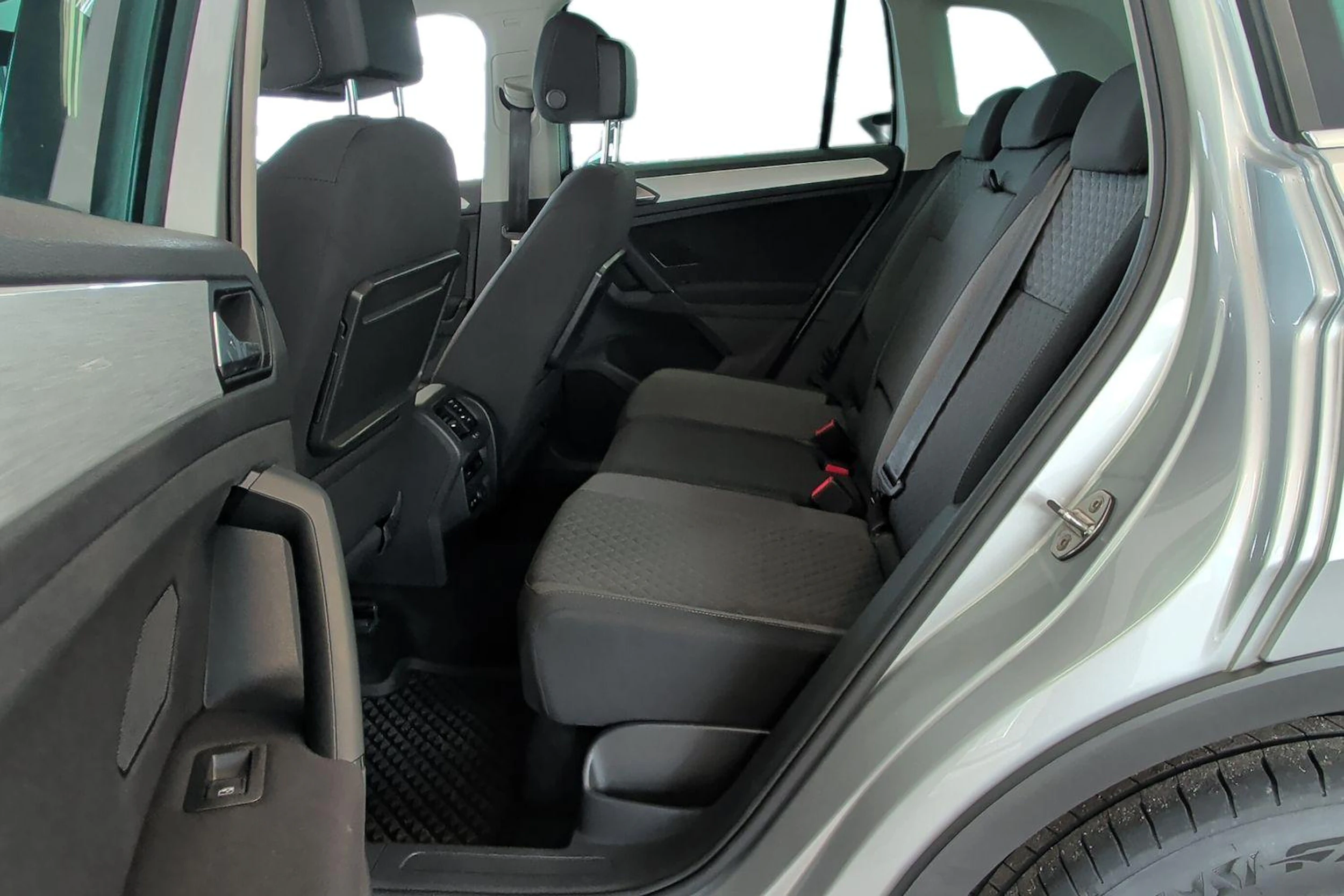 hopea Volkswagen Tiguan 2020 kuva 8.
