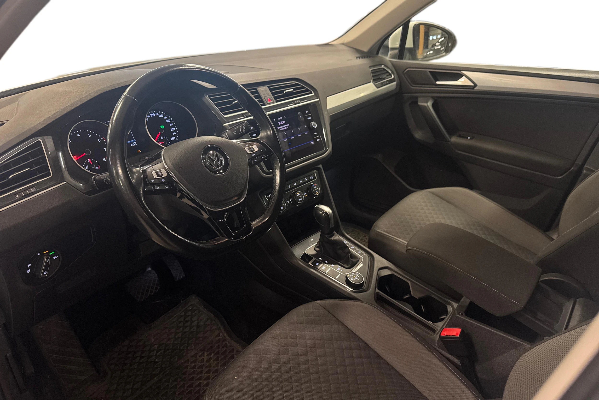 valkoinen Volkswagen Tiguan 2020 kuva 3.
