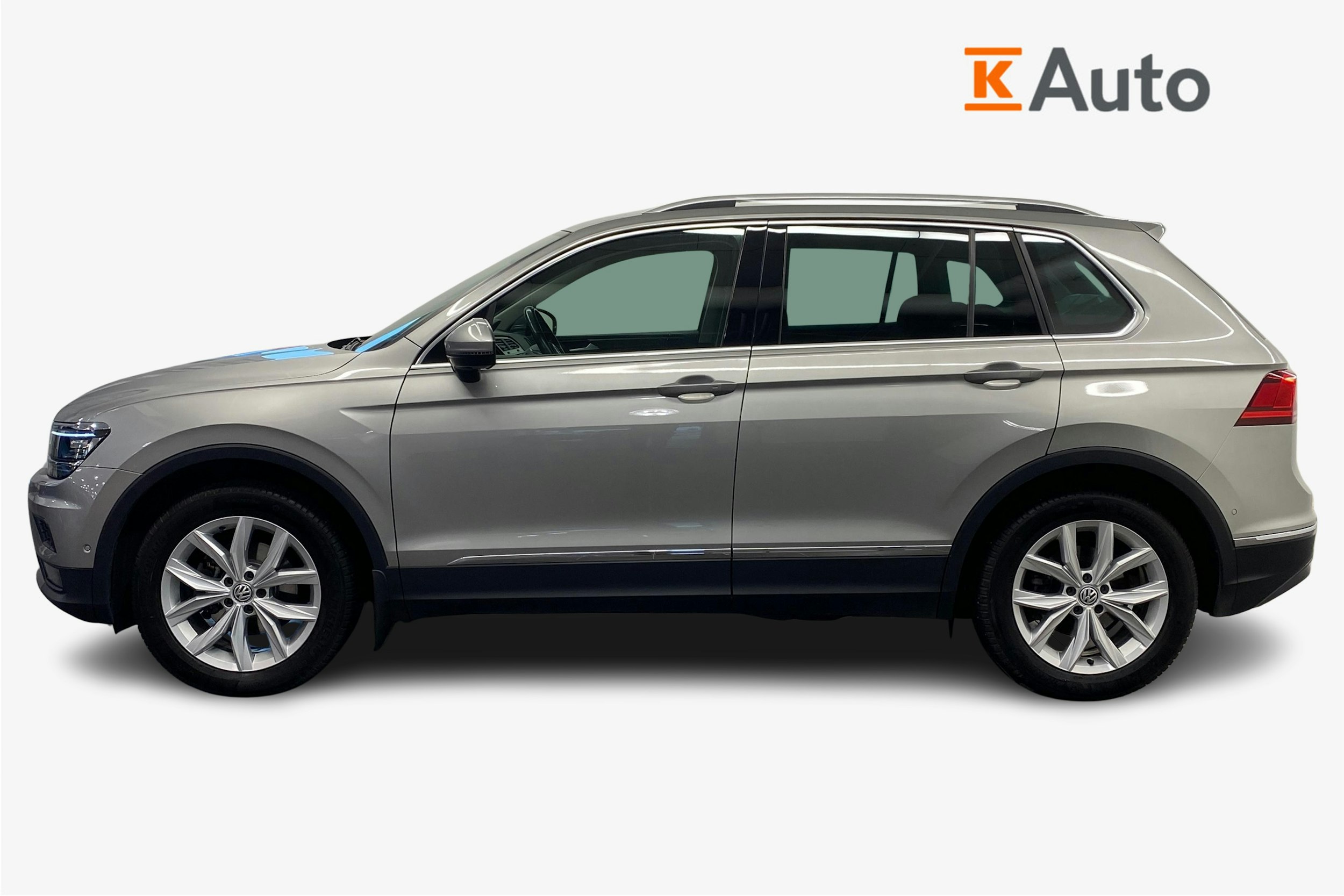 harmaa Volkswagen Tiguan 2020 kuva 6.