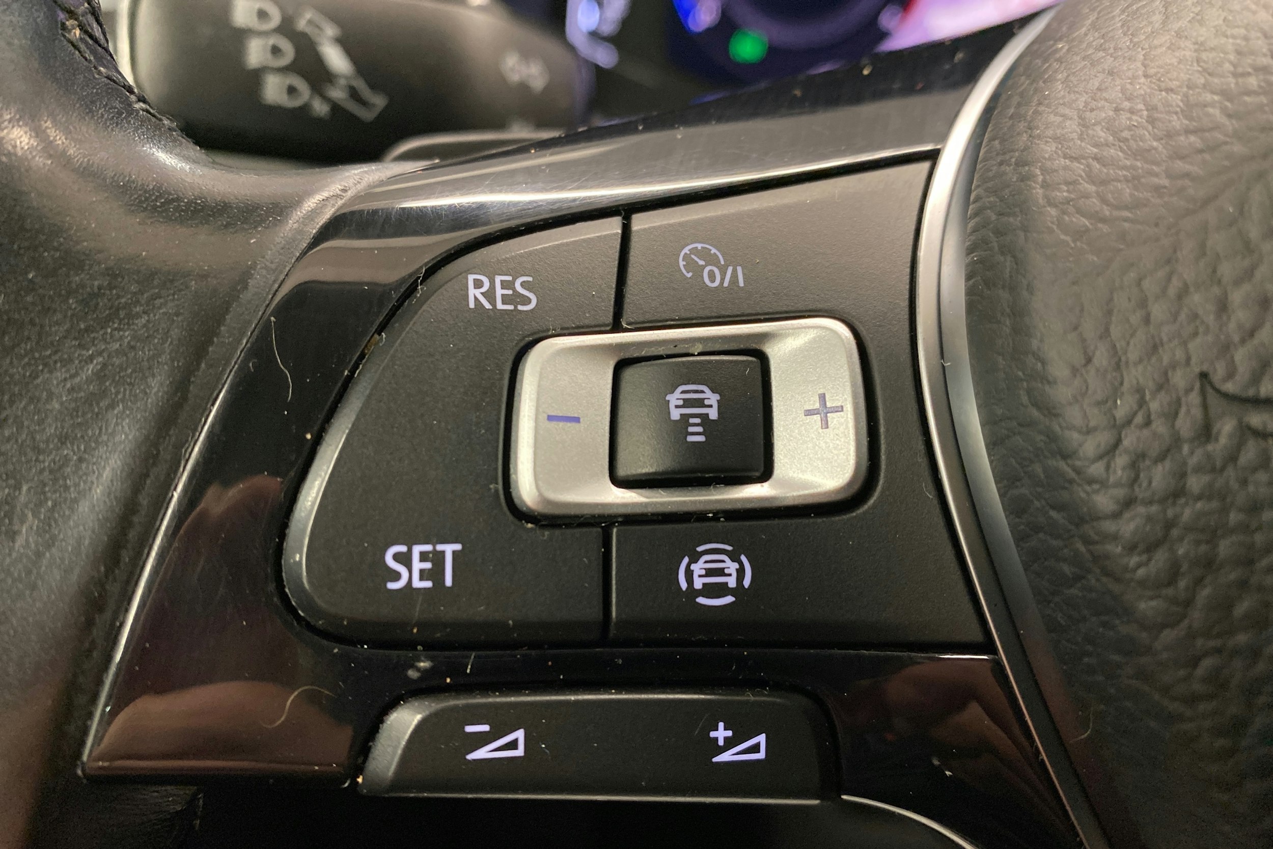 harmaa Volkswagen Tiguan 2020 kuva 19.