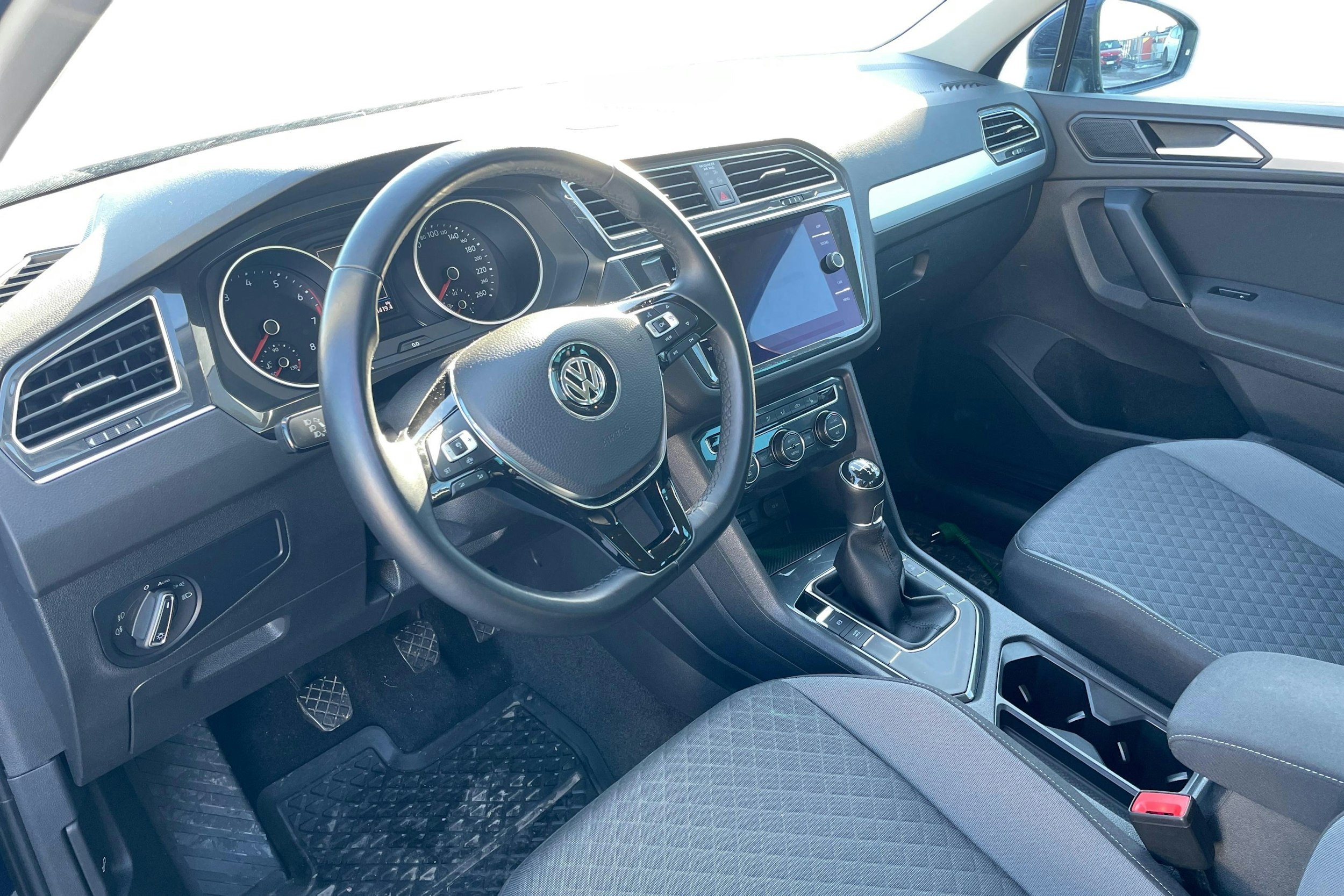 sininen Volkswagen Tiguan 2020 kuva 3.