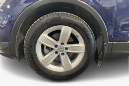 sininen Volkswagen Tiguan 2020 kuva 11.