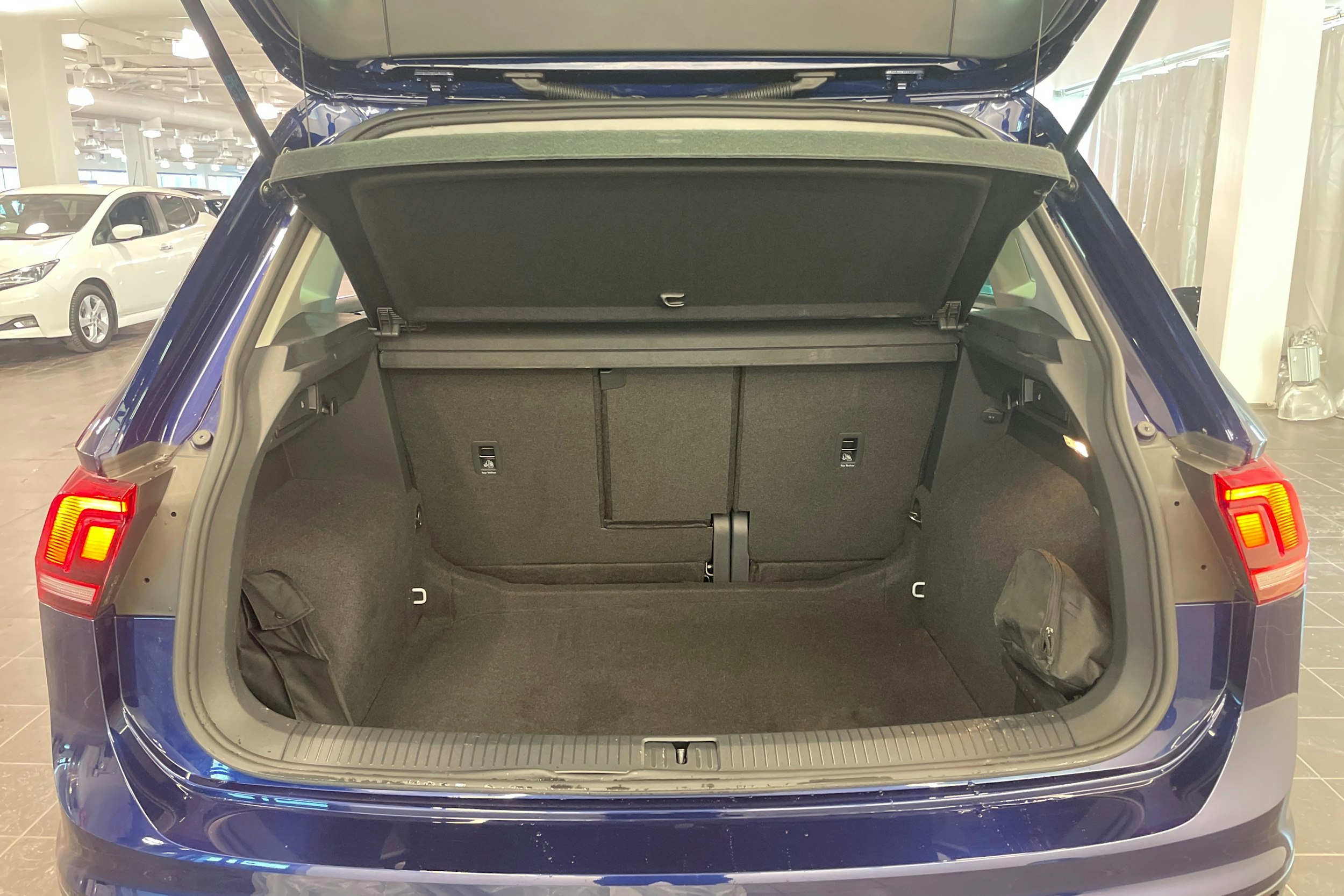 sininen Volkswagen Tiguan 2020 kuva 14.