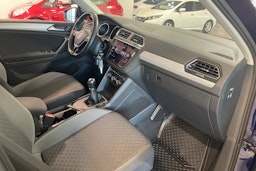 sininen Volkswagen Tiguan 2020 kuva 15.