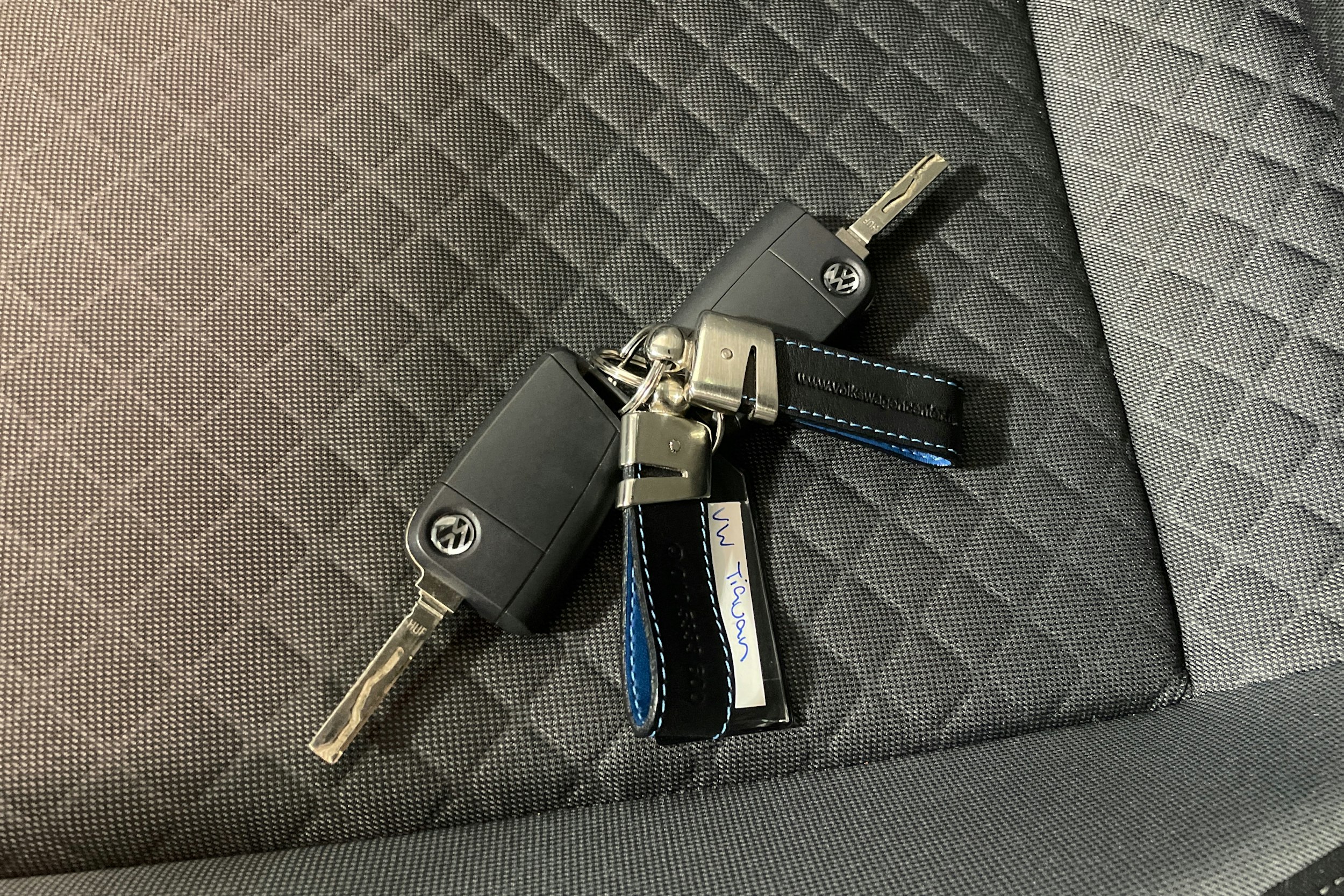 sininen Volkswagen Tiguan 2020 kuva 22.