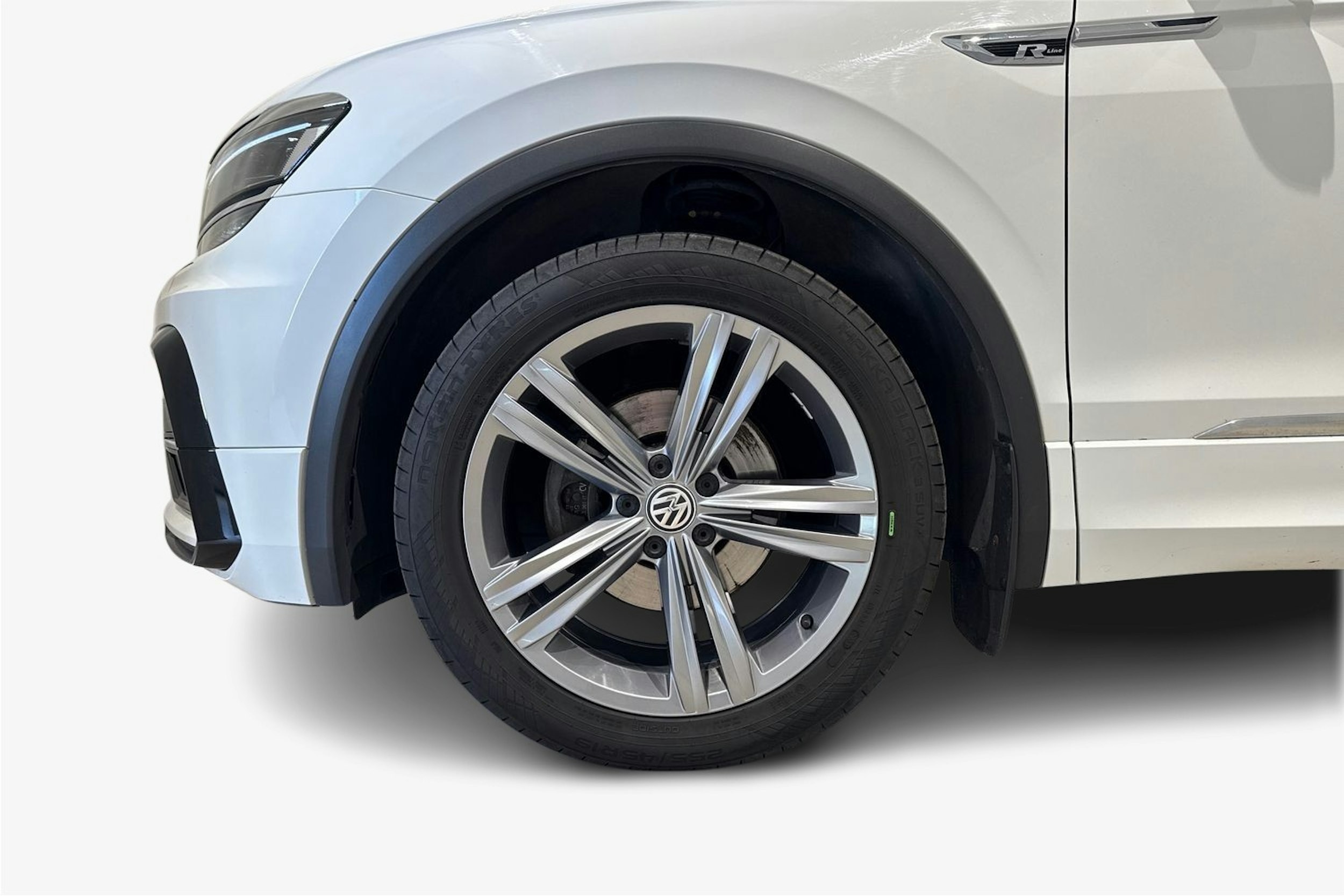 valkoinen Volkswagen Tiguan 2020 kuva 11.