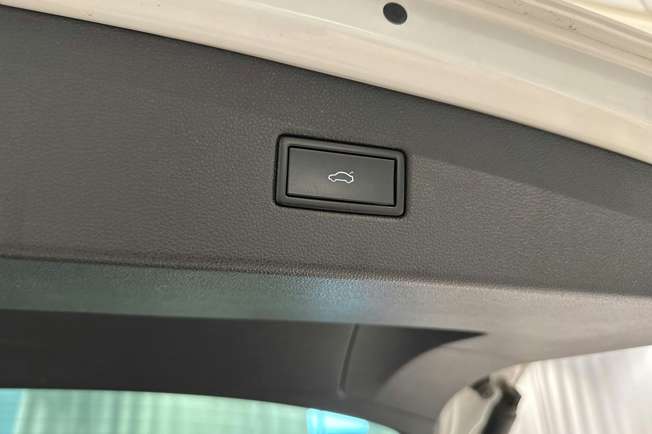 valkoinen Volkswagen Tiguan 2020 kuva 16.
