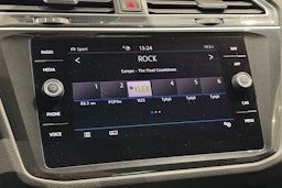 valkoinen Volkswagen Tiguan 2020 kuva 21.