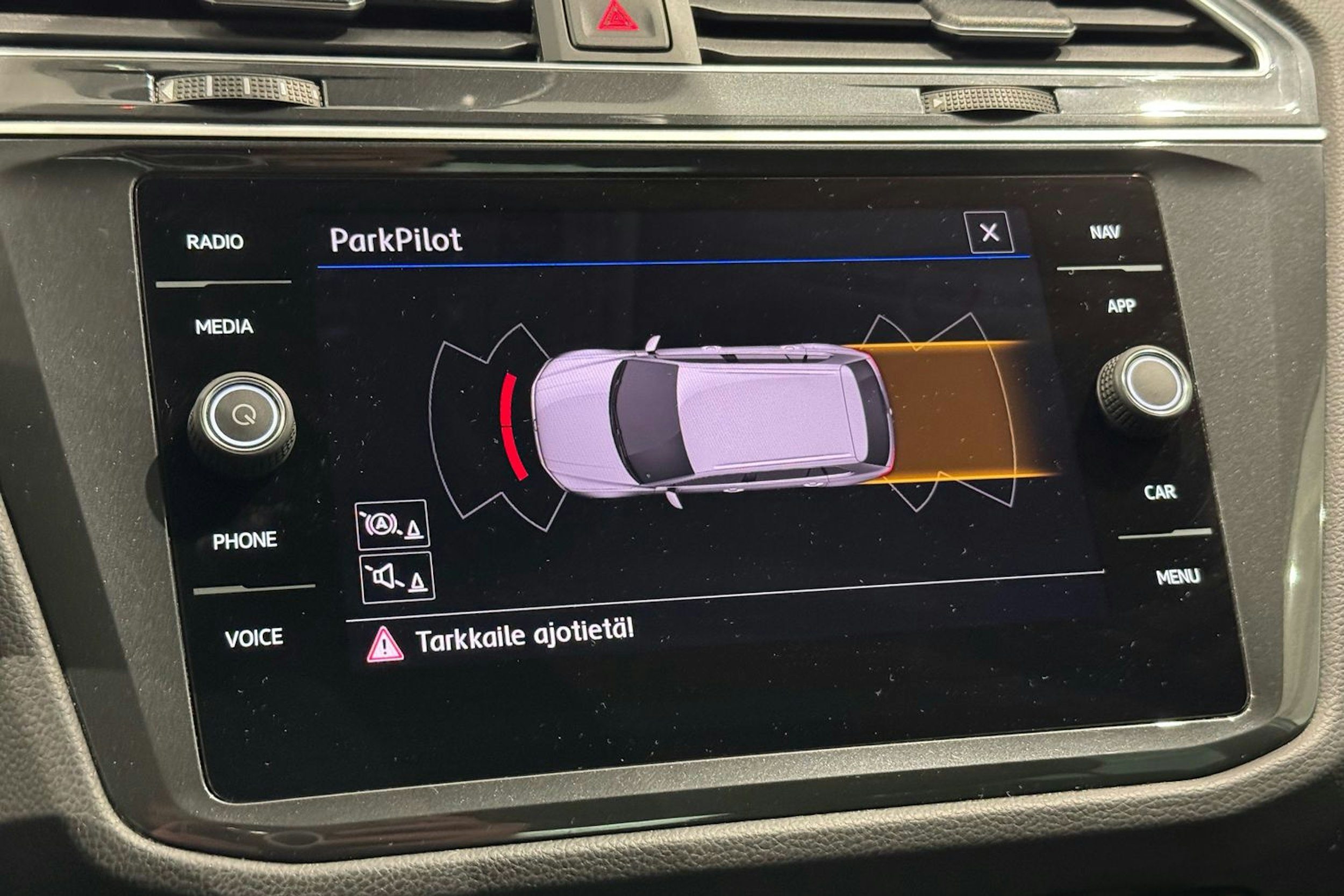 valkoinen Volkswagen Tiguan 2020 kuva 22.