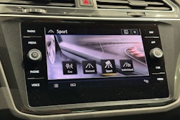 valkoinen Volkswagen Tiguan 2020 kuva 23.