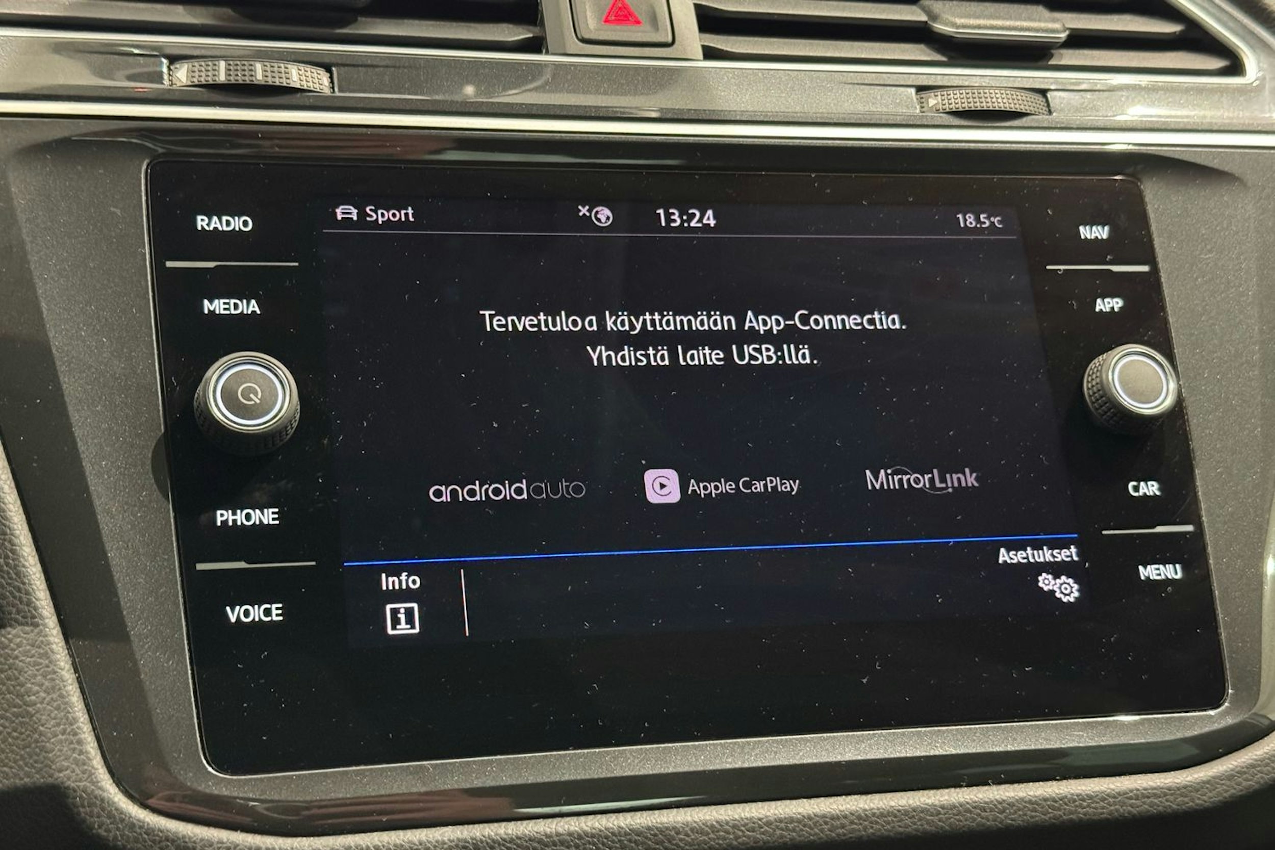 valkoinen Volkswagen Tiguan 2020 kuva 25.