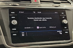 valkoinen Volkswagen Tiguan 2020 kuva 25.