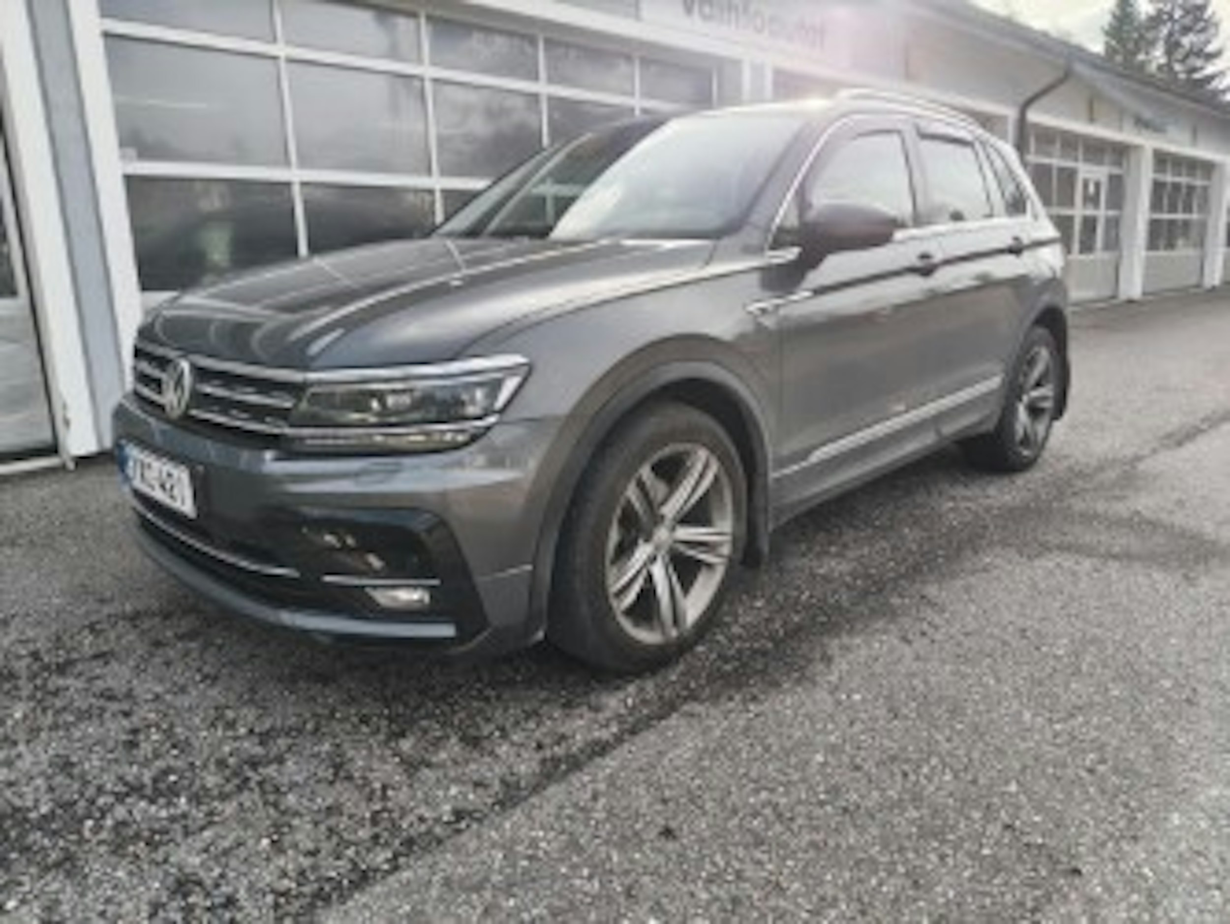 harmaa Volkswagen Tiguan 2020 kuva 1.